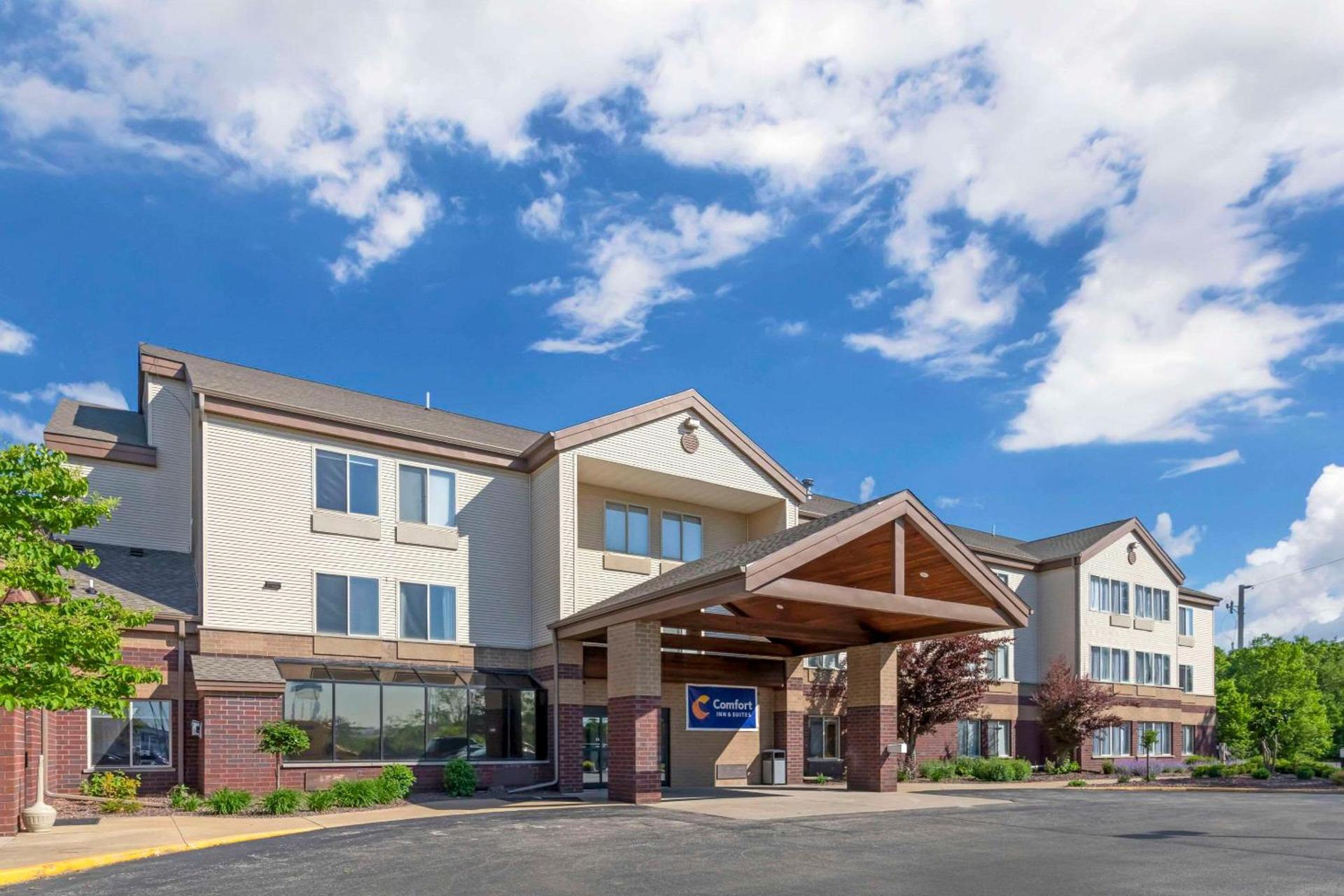 Comfort Inn & Suites New Lisbon photo 1