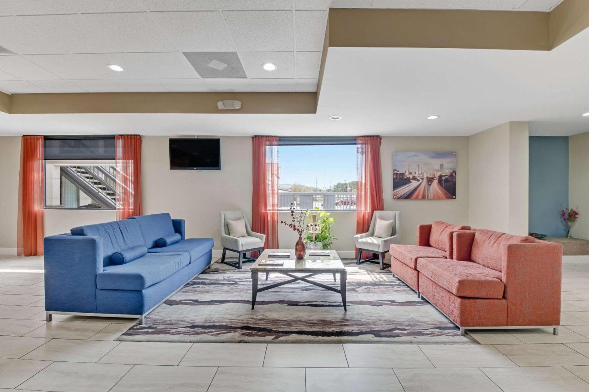 Quality Inn Dalton East photo 8