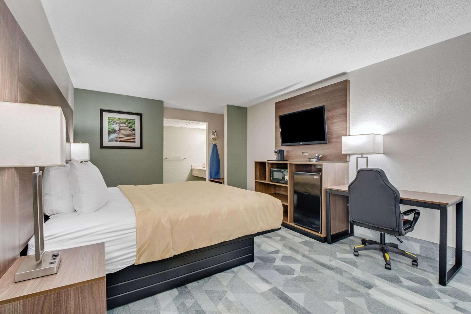 Quality Inn Dalton East photo 11