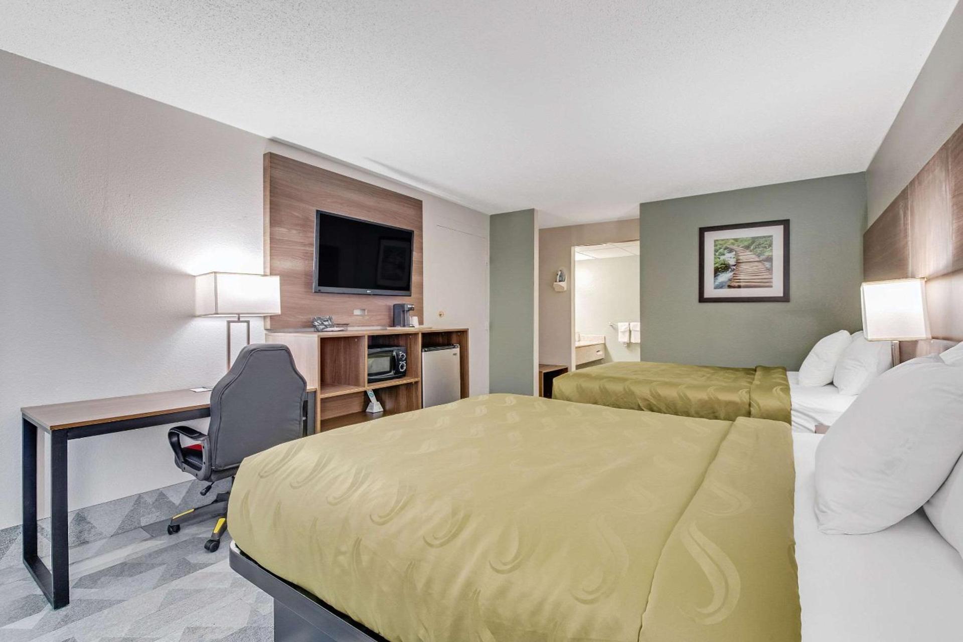 Quality Inn Dalton East photo 14