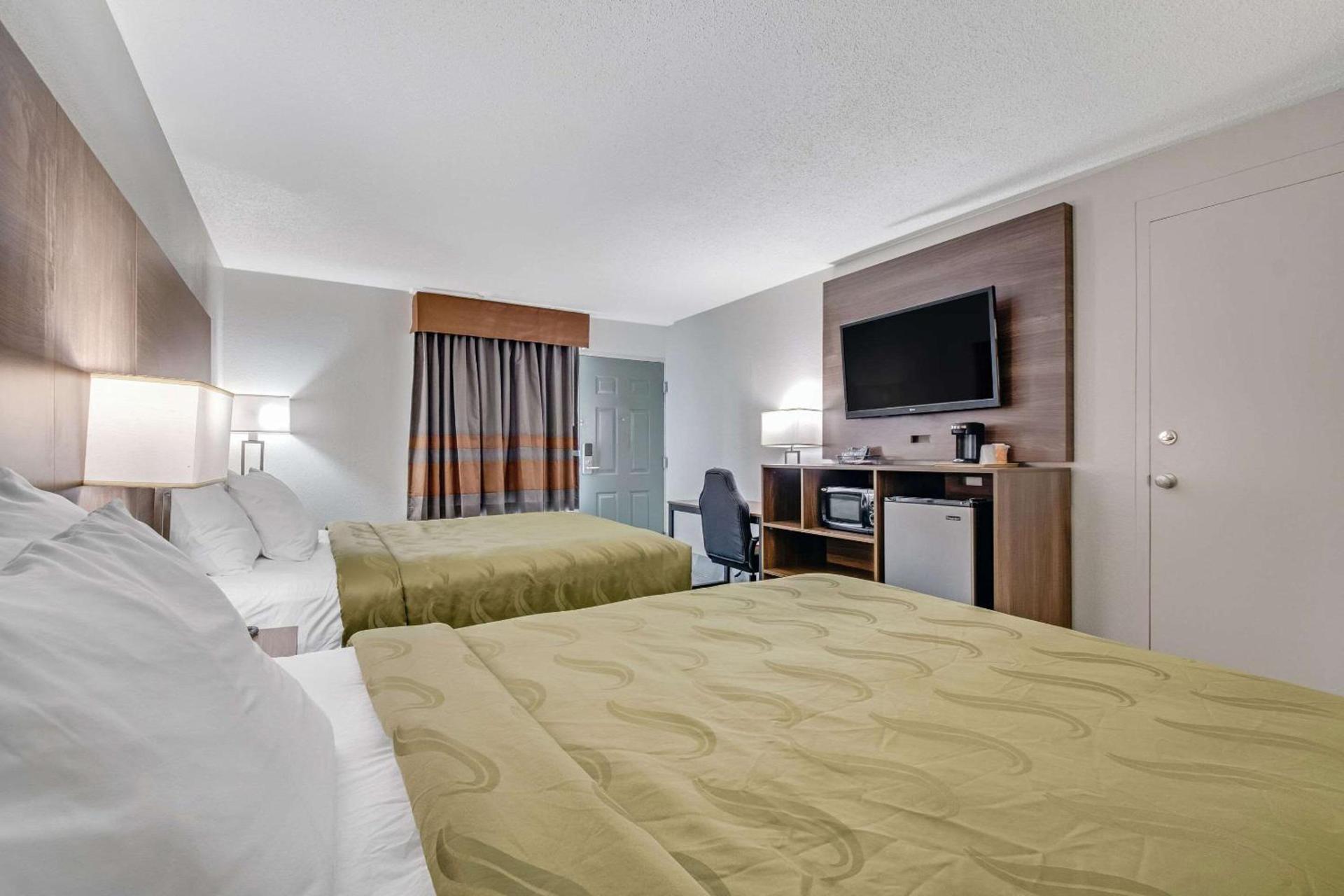 Quality Inn Dalton East photo 17