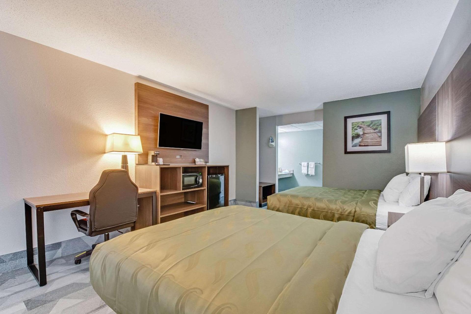 Quality Inn Dalton East photo 21