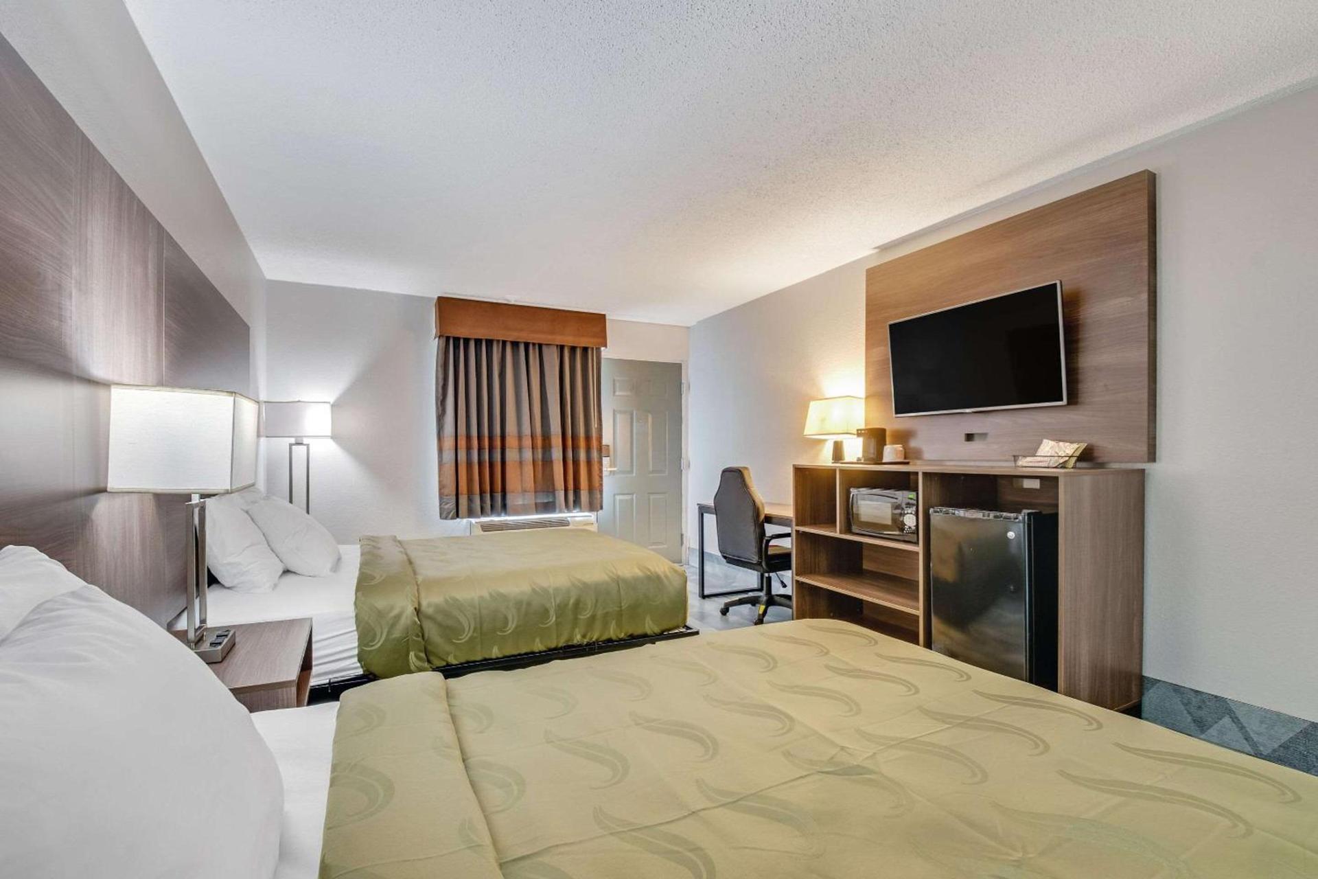 Quality Inn Dalton East photo 23