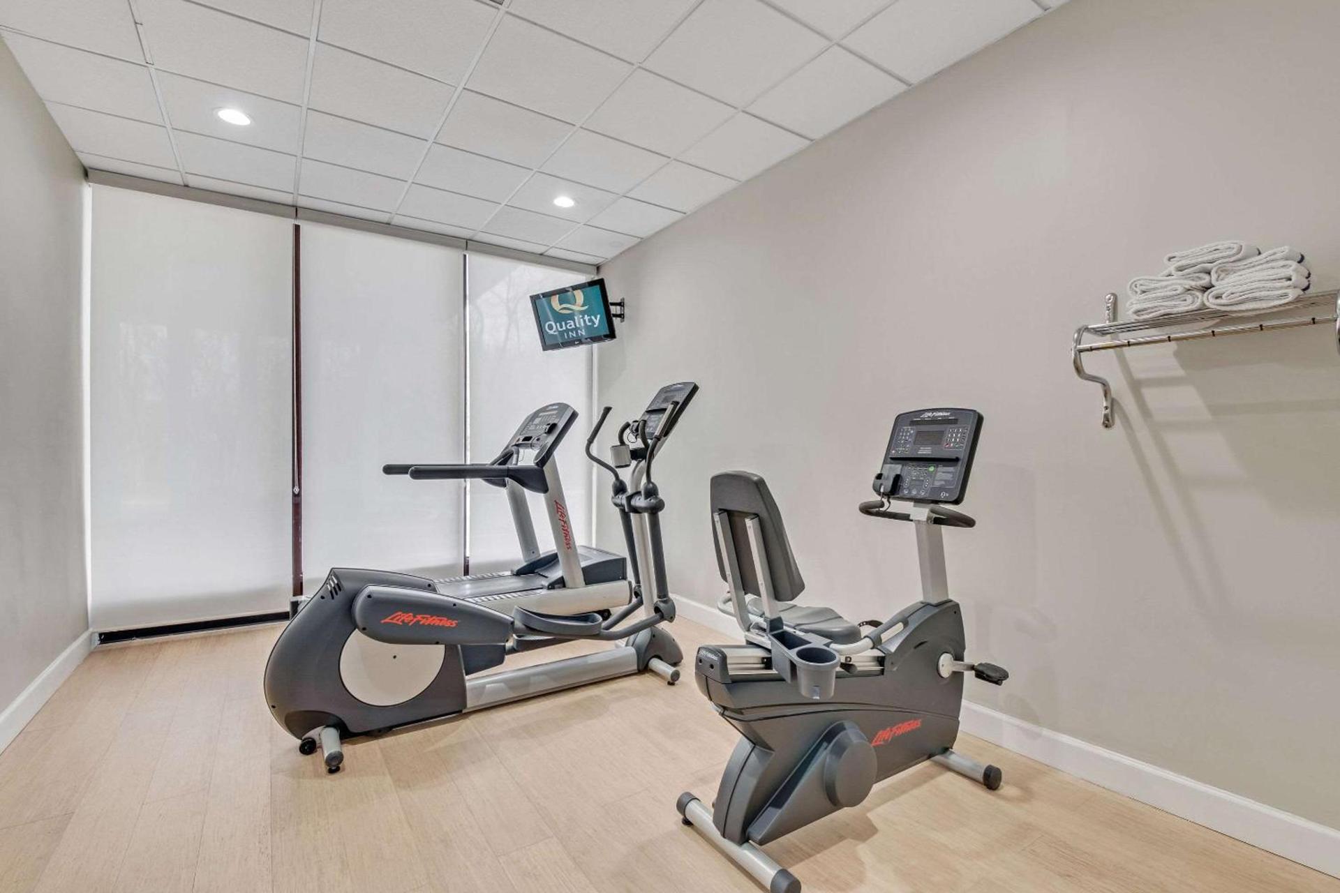 Quality Inn Dalton East photo 25