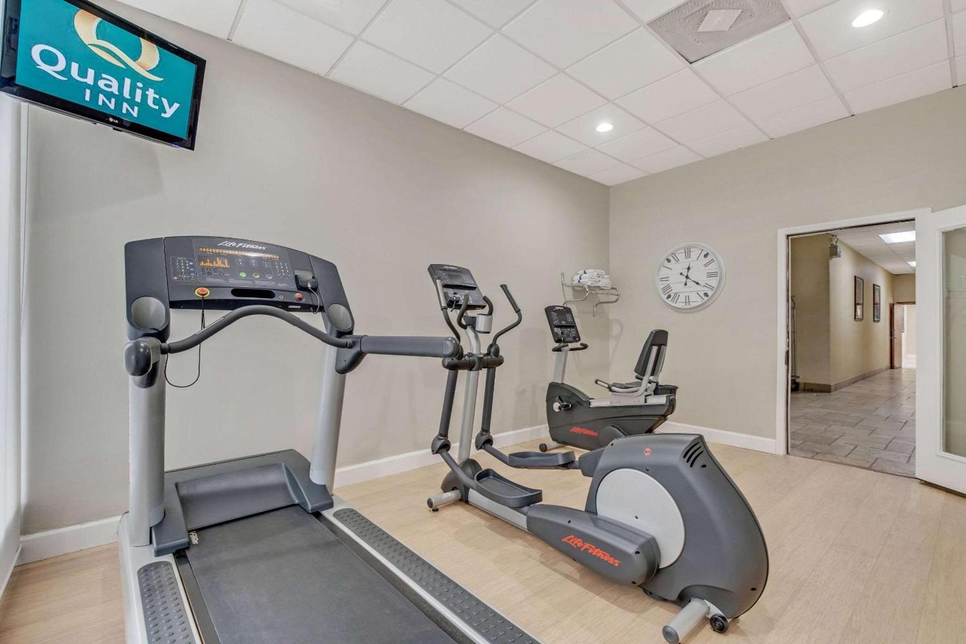 Quality Inn Dalton East photo 26