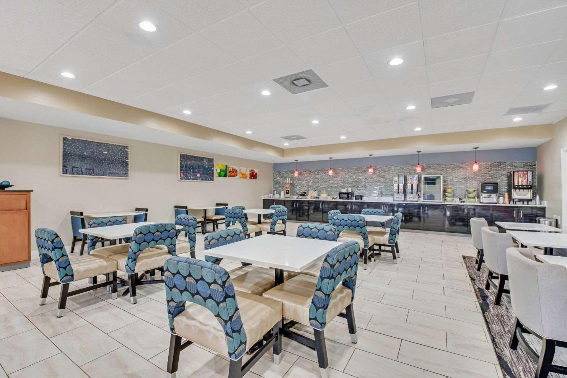Quality Inn Dalton East photo 29