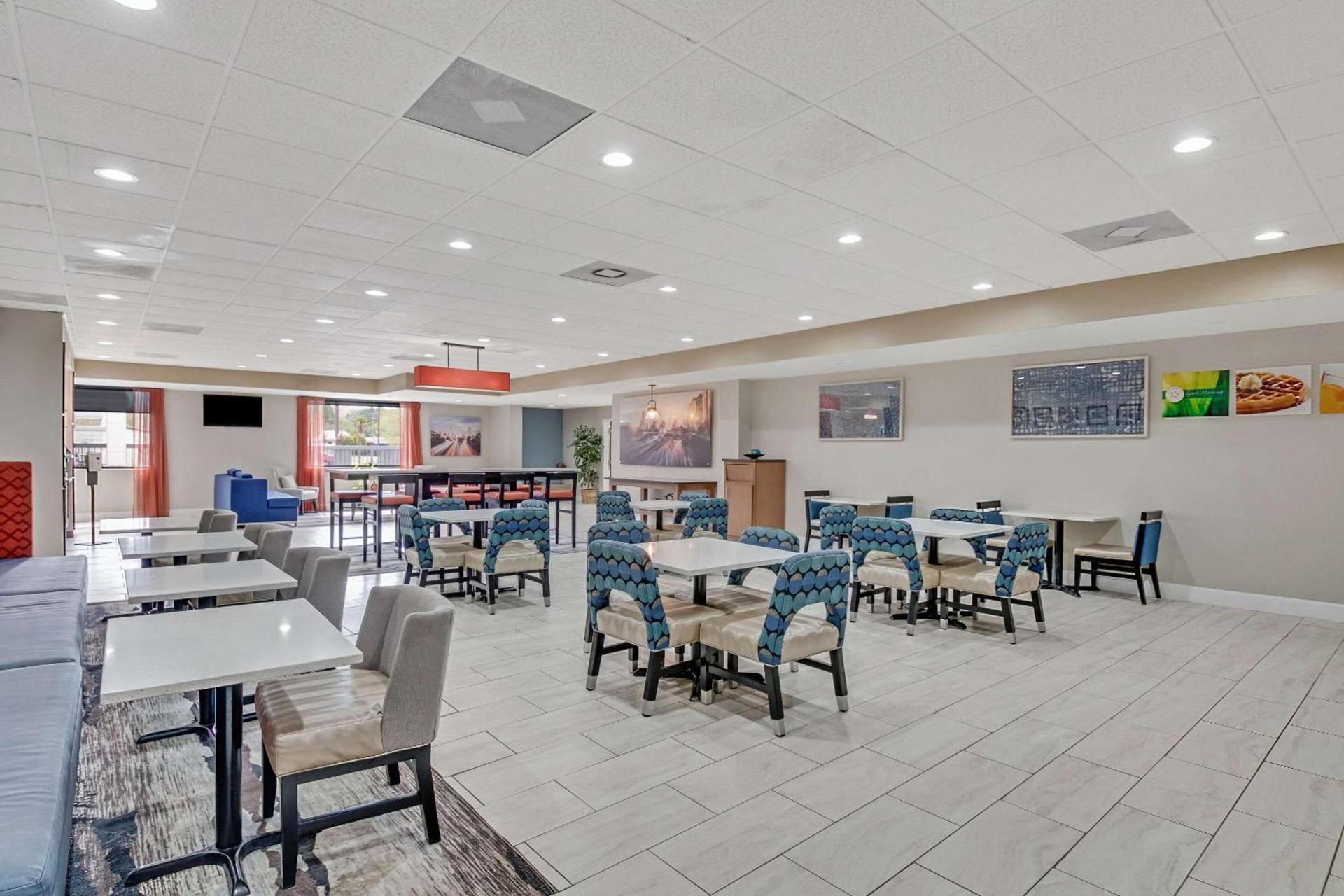 Quality Inn Dalton East photo 32