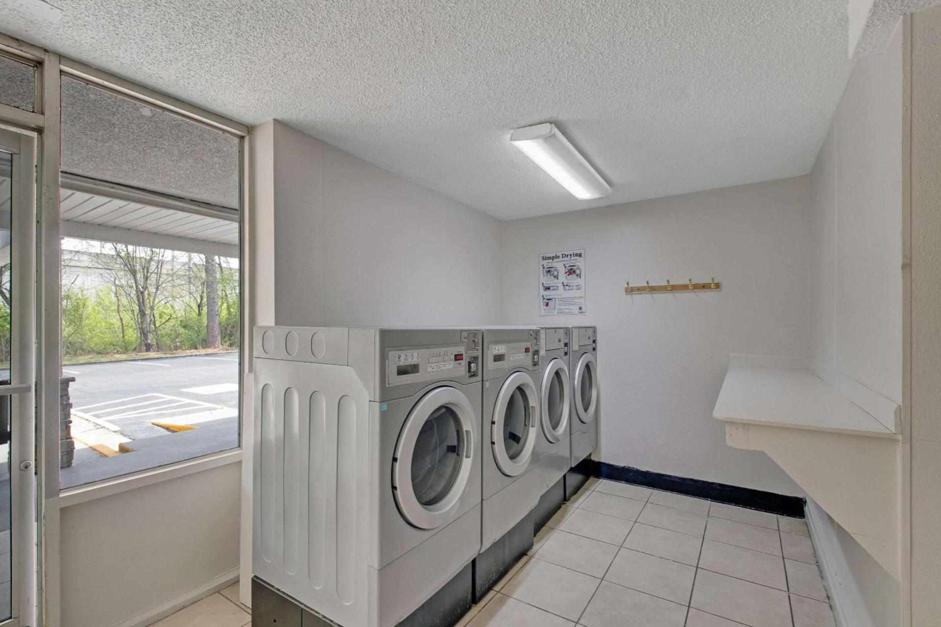 Quality Inn Dalton East photo 35