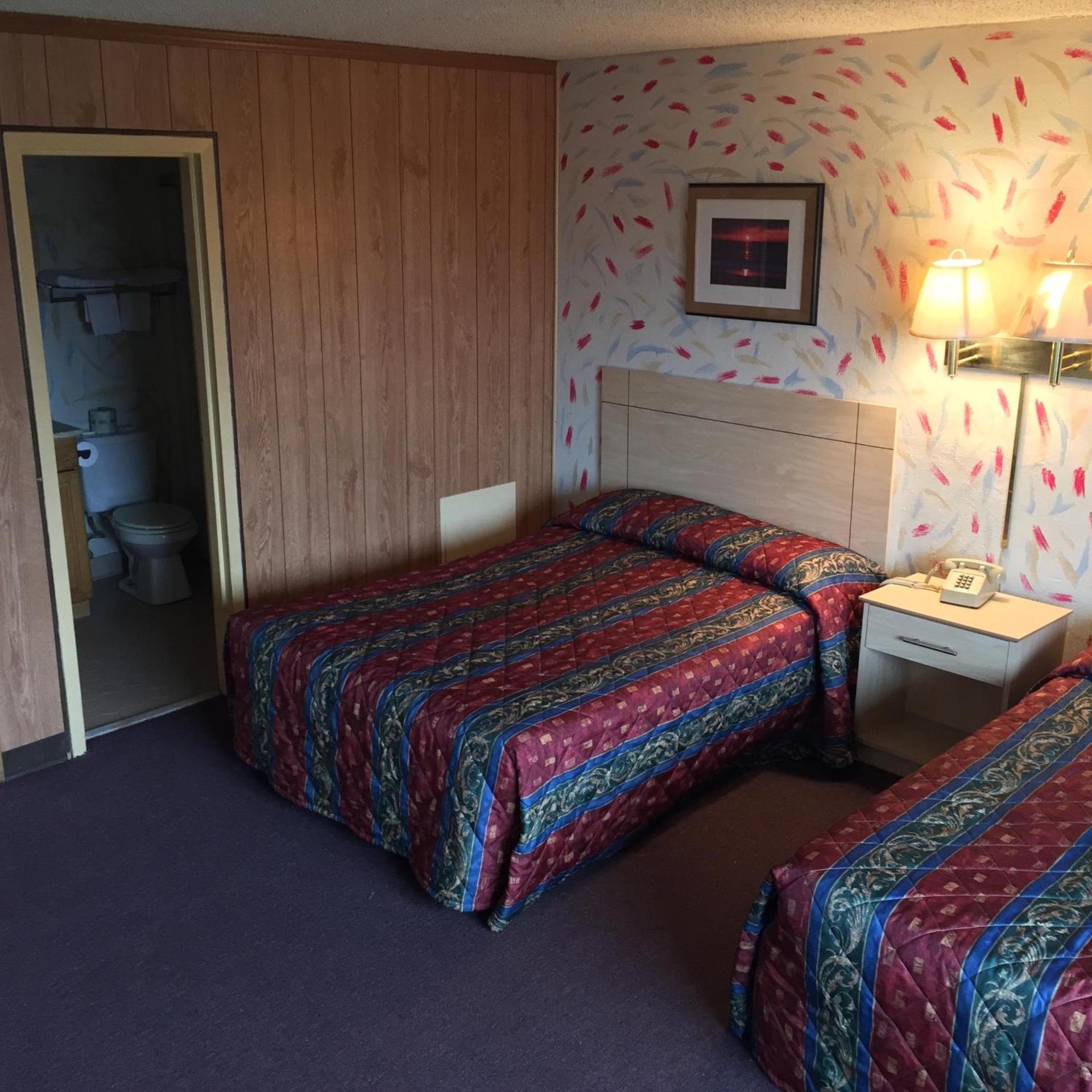 MacThrift Motor Inn photo 16