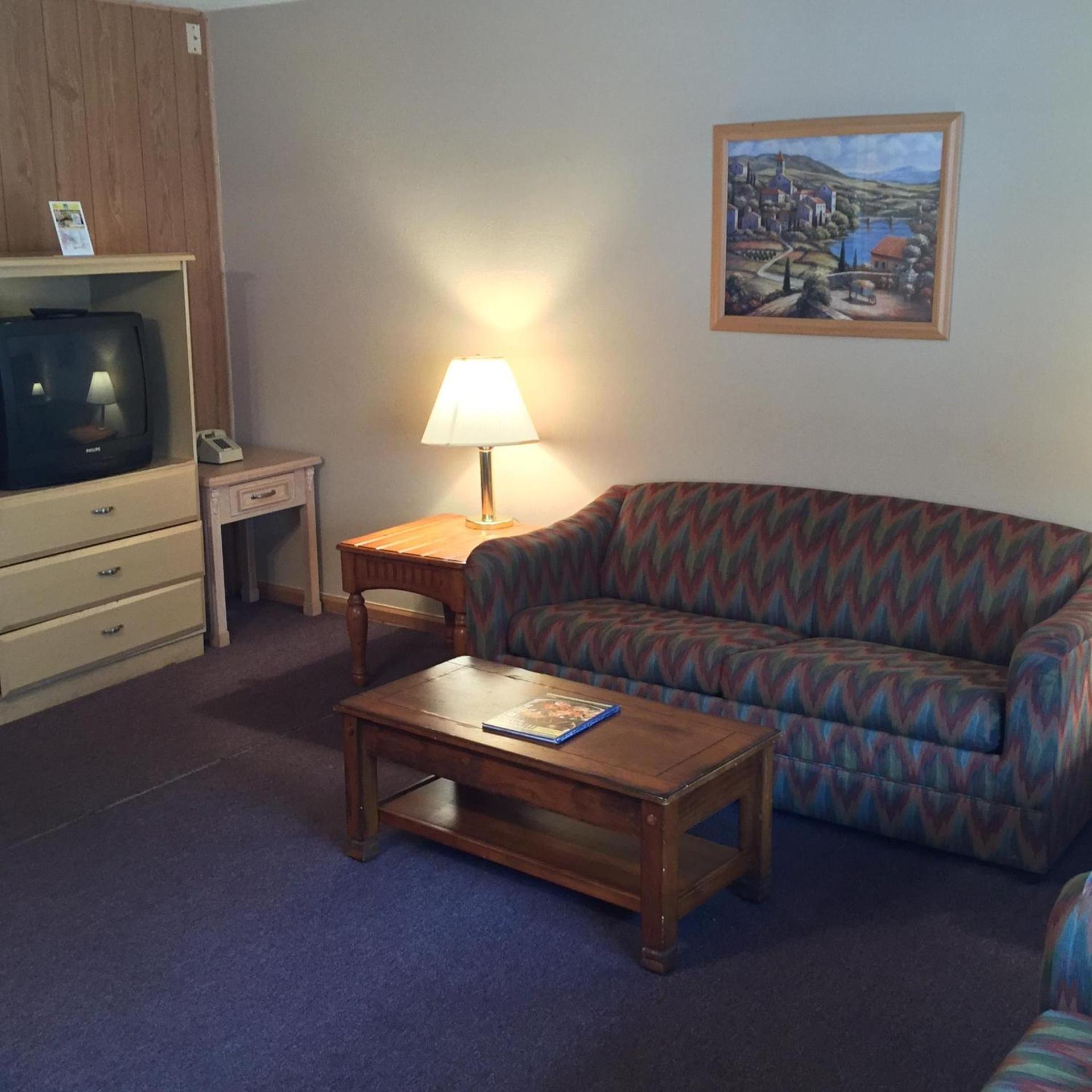 MacThrift Motor Inn photo 20
