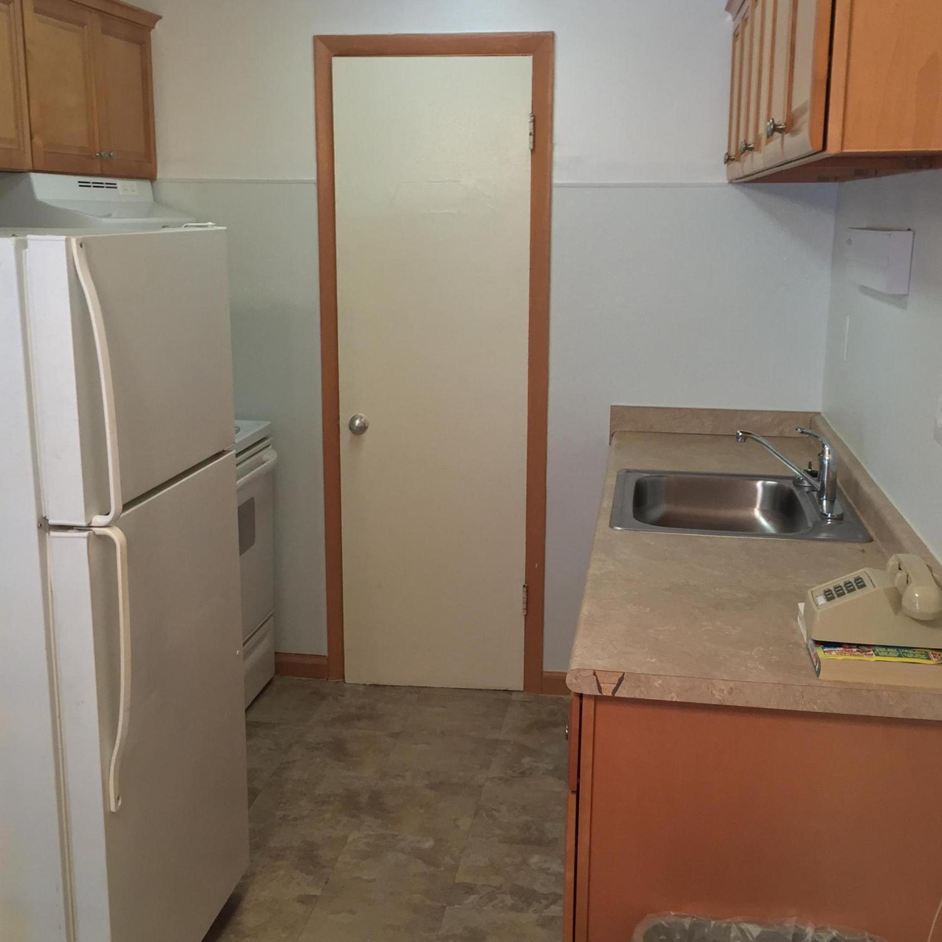 MacThrift Motor Inn photo 26