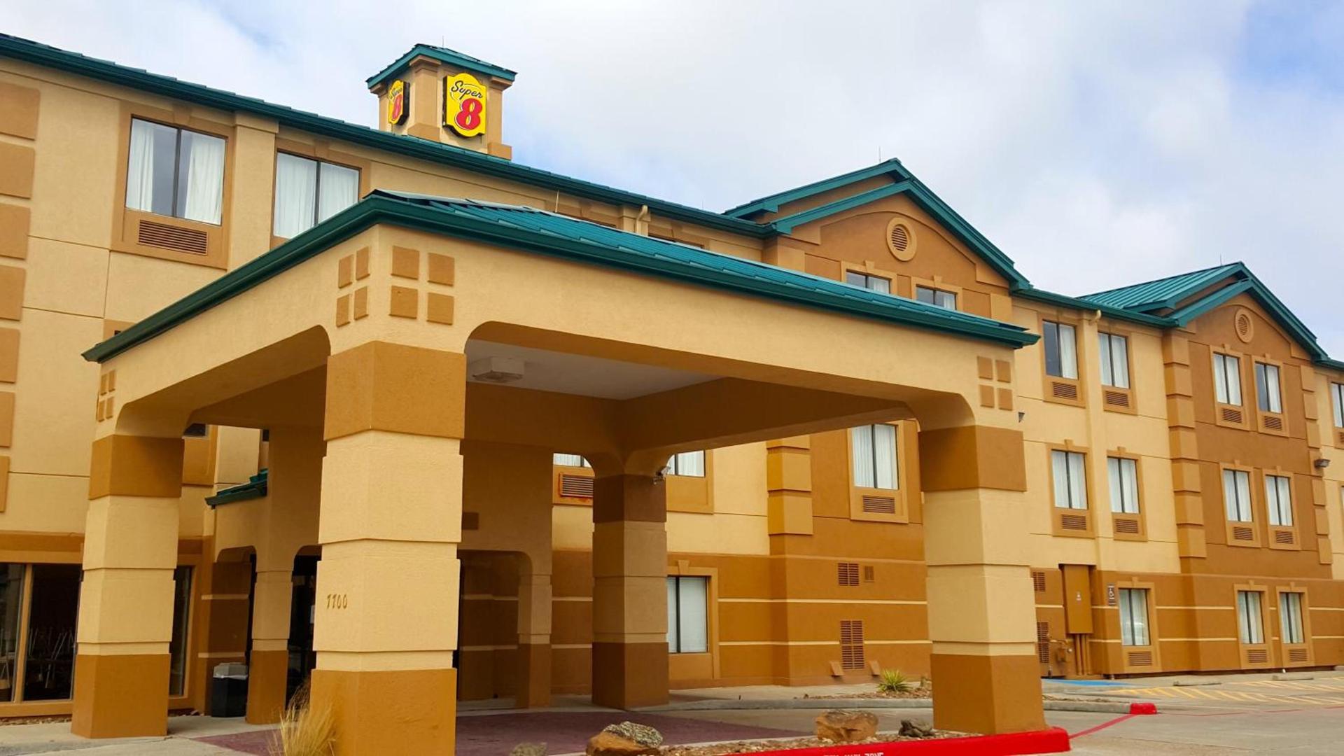 Super 8 by Wyndham Port Arthur/Nederland Area photo 31