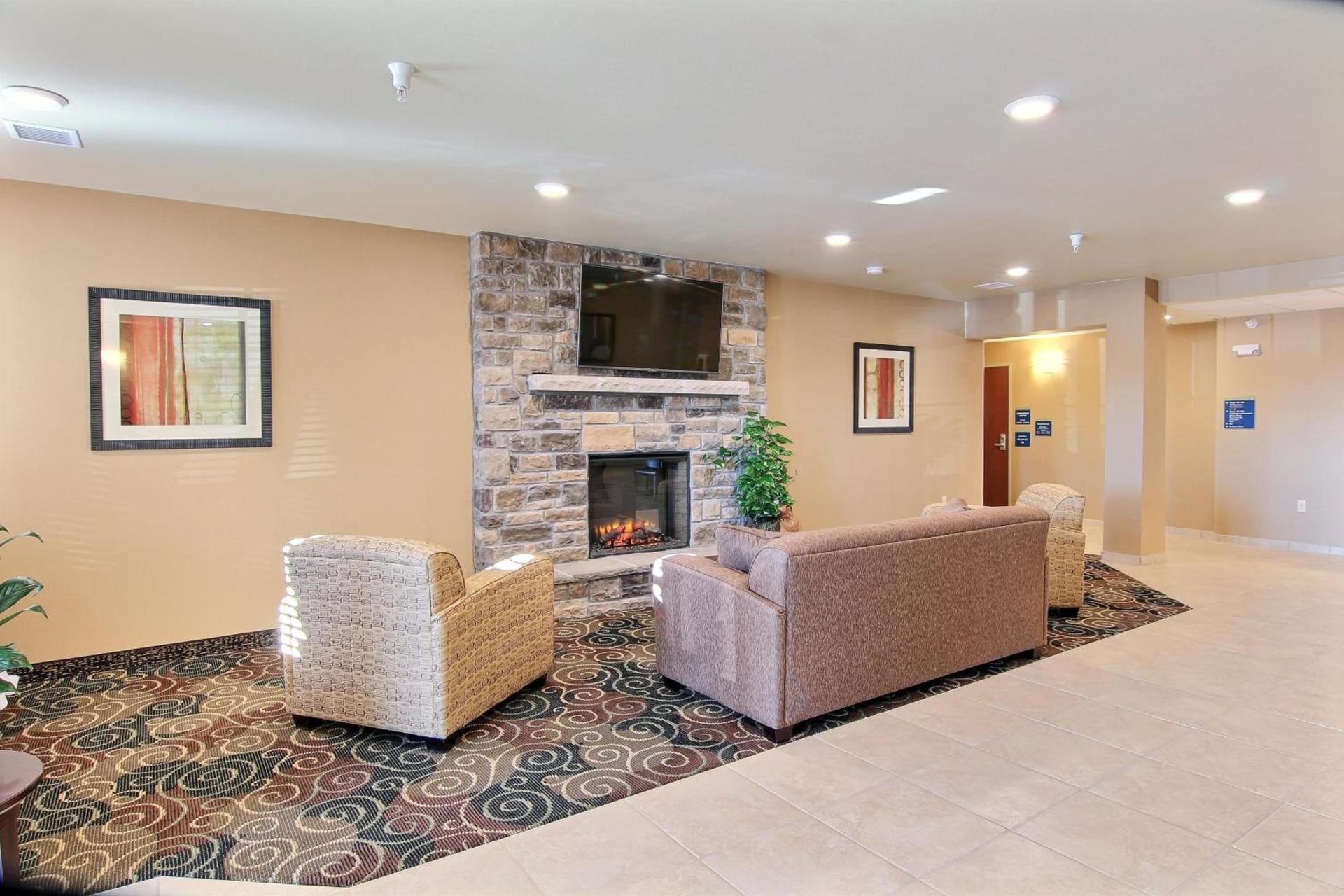 Cobblestone Hotel & Suites - Beulah photo 5