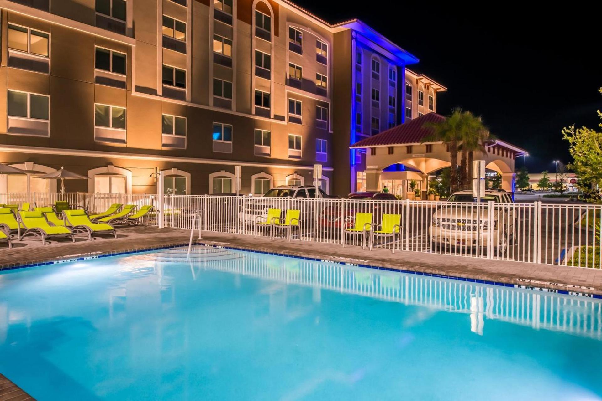 Holiday Inn Express & Suites - St. Petersburg - Madeira Beach by IHG photo 82