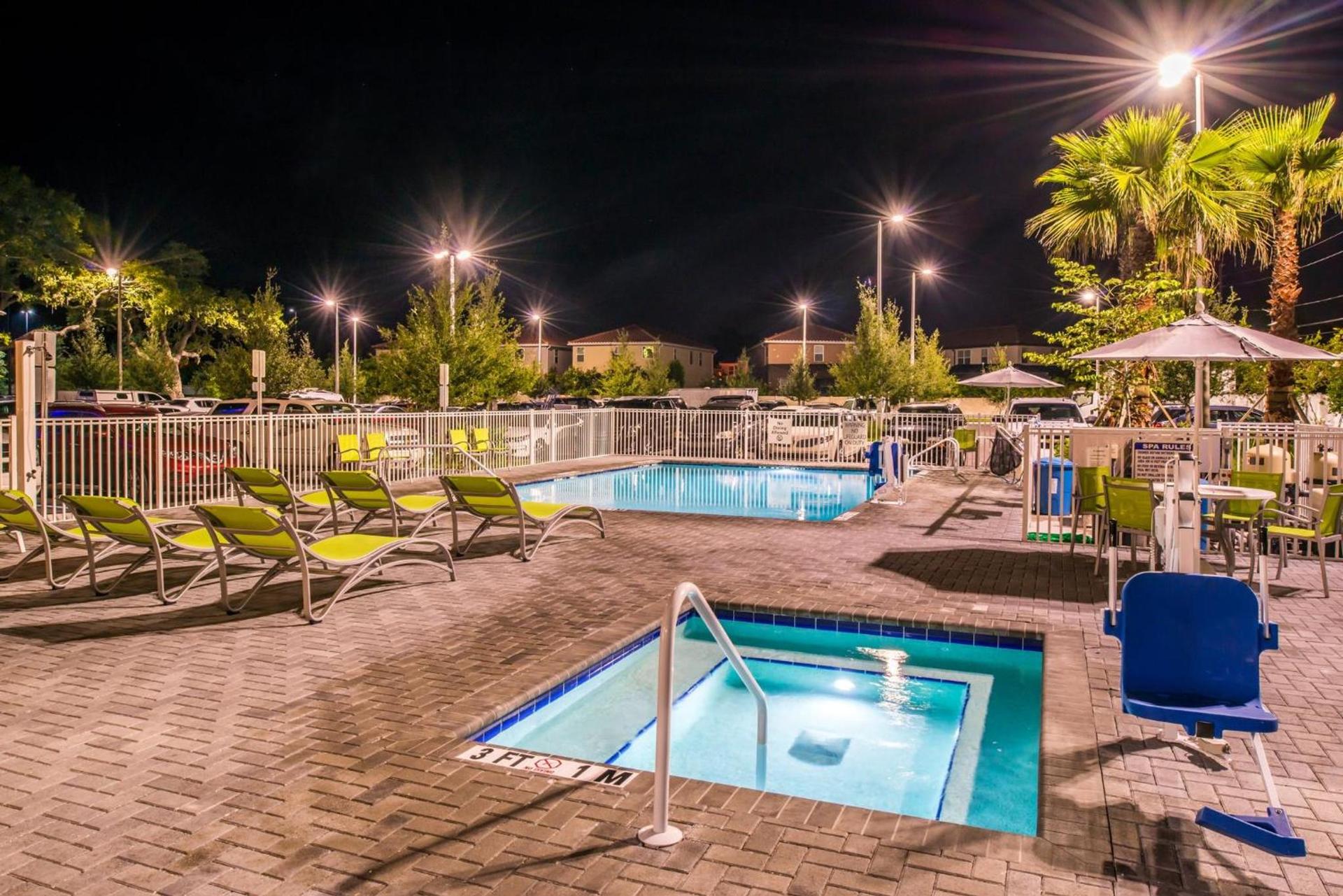 Holiday Inn Express & Suites - St. Petersburg - Madeira Beach by IHG photo 85