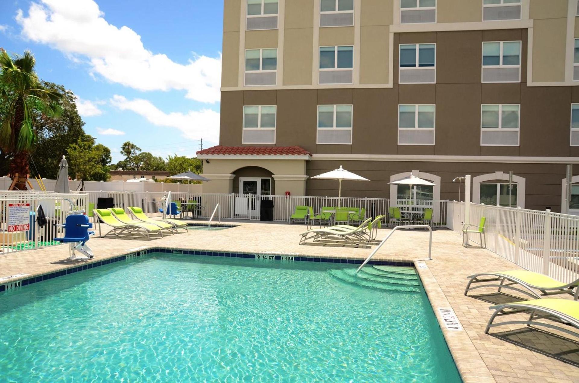 Holiday Inn Express & Suites - St. Petersburg - Madeira Beach by IHG photo 88