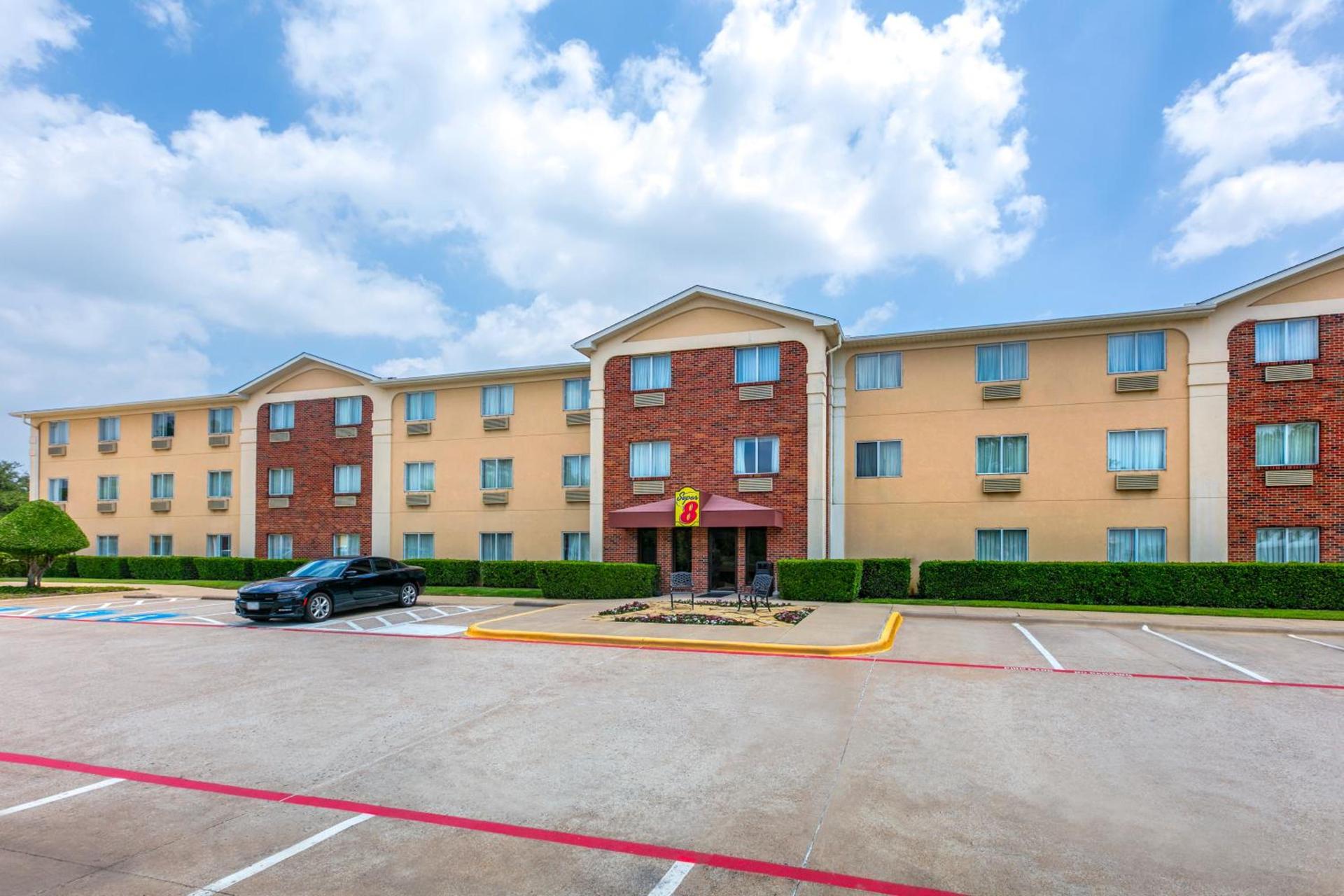 Super 8 by Wyndham Grapevine/DFW Airport Northwest photo 46