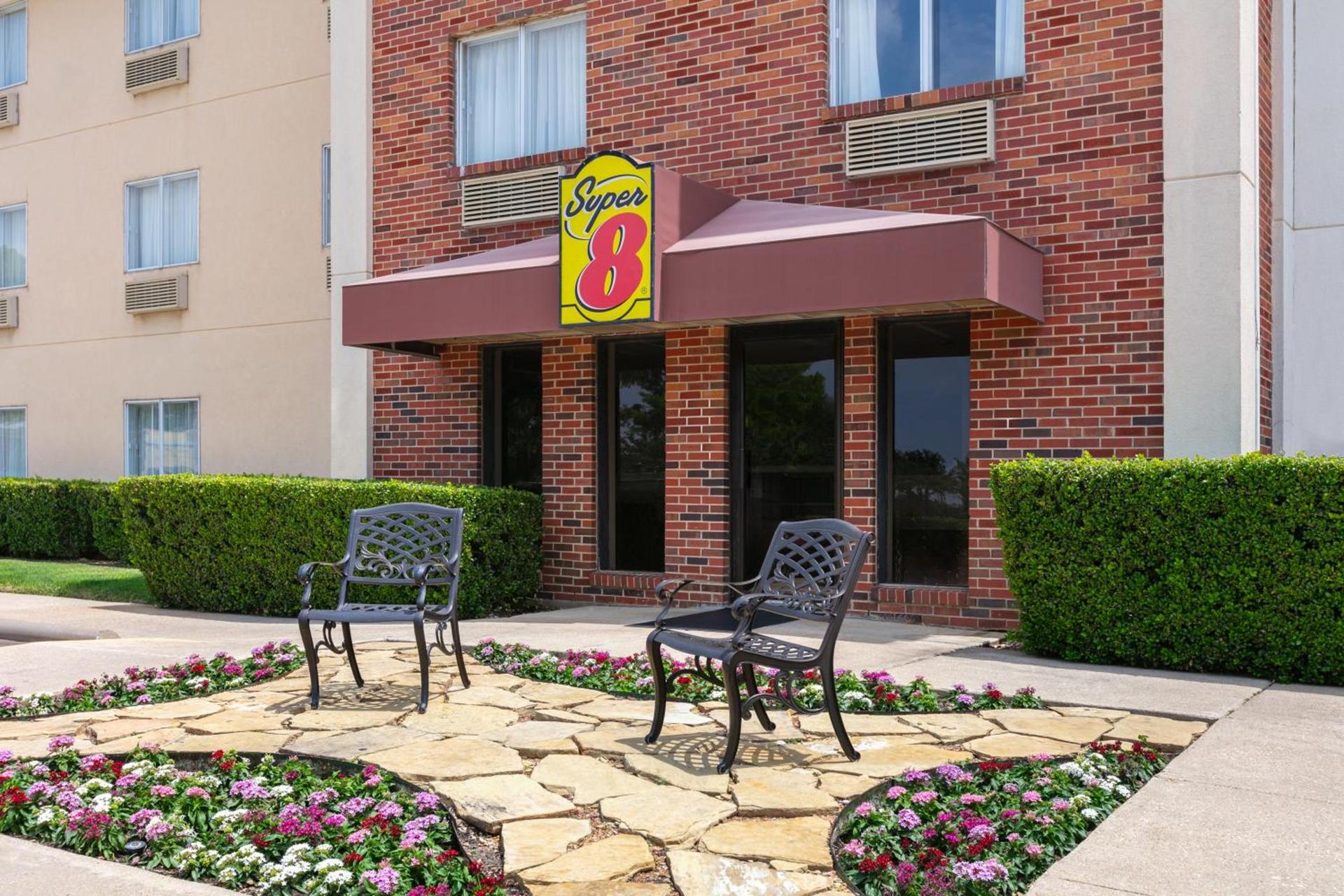 Super 8 by Wyndham Grapevine/DFW Airport Northwest photo 48