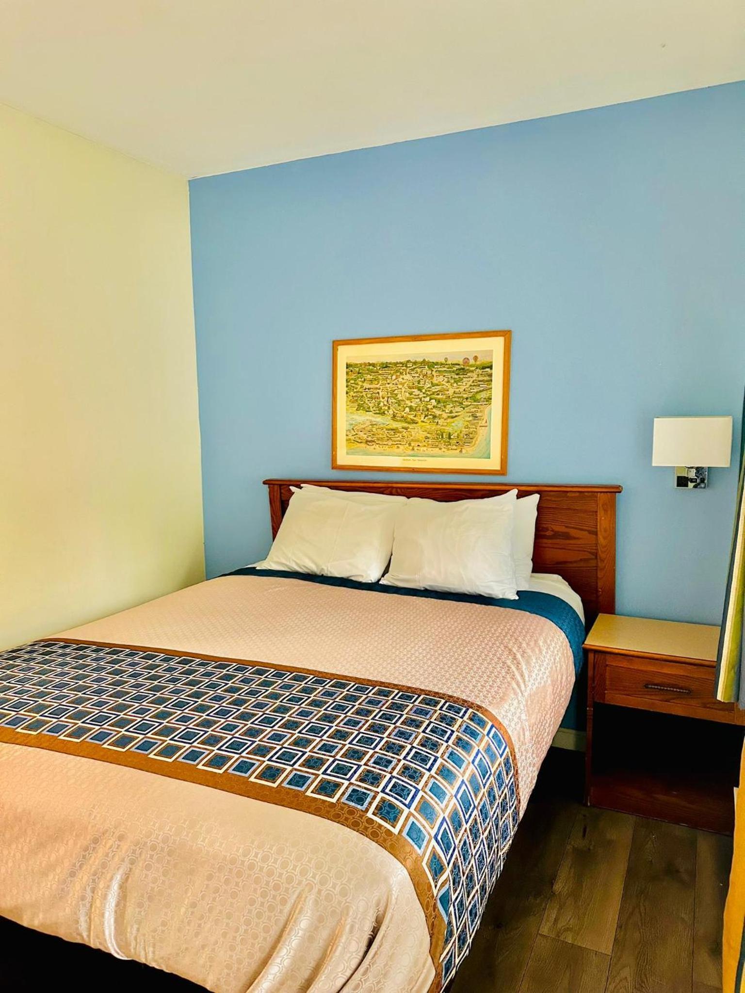 Hampton Motor Inn photo 7