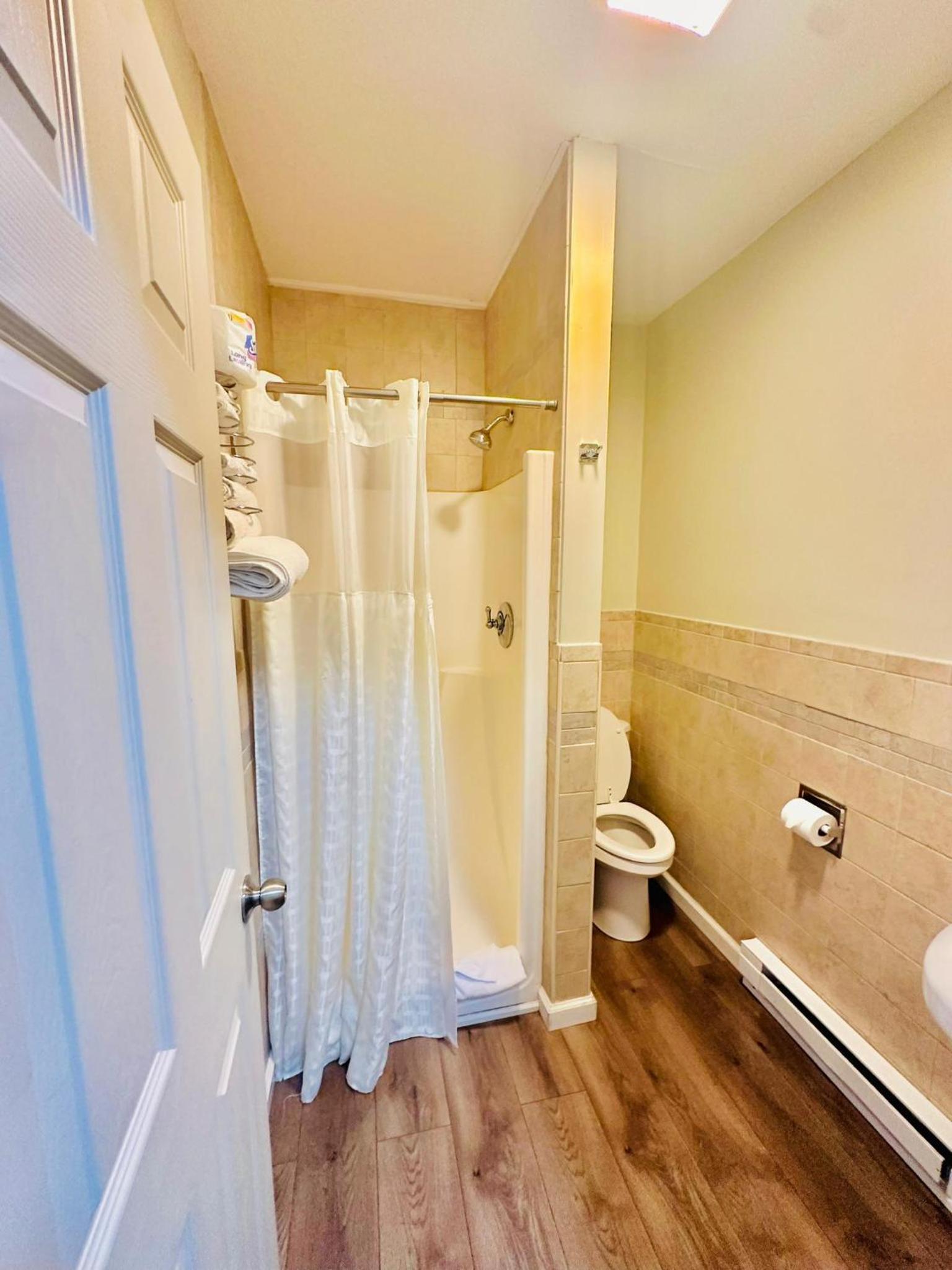 Hampton Motor Inn photo 10