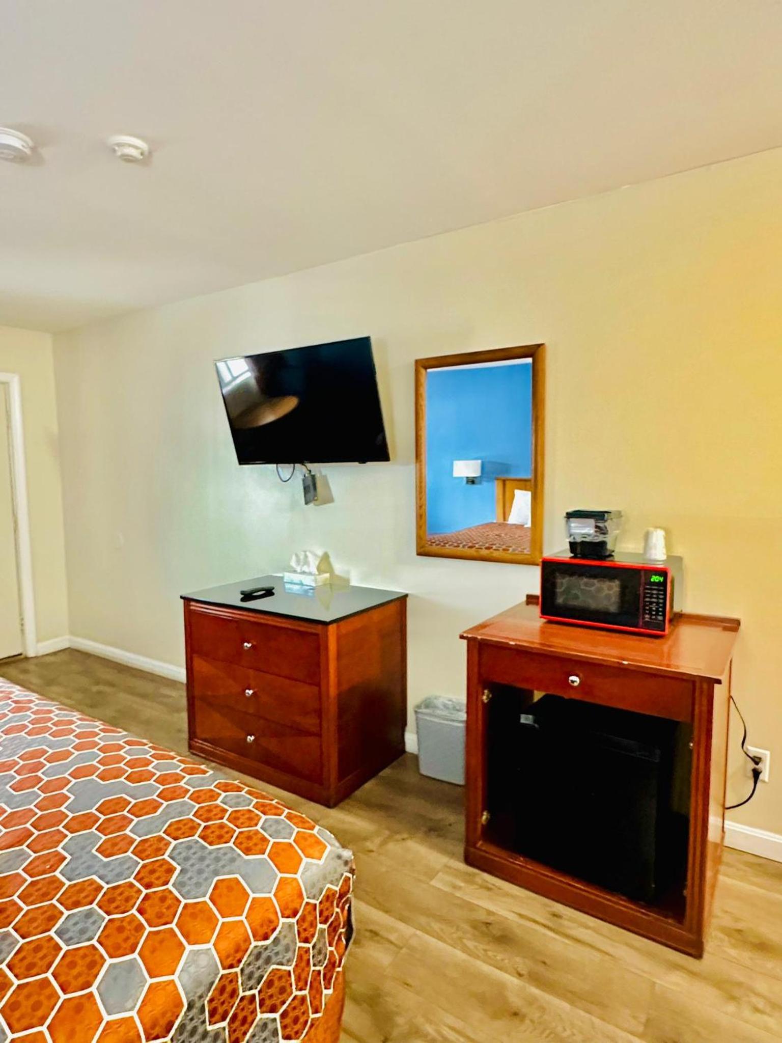 Hampton Motor Inn photo 21