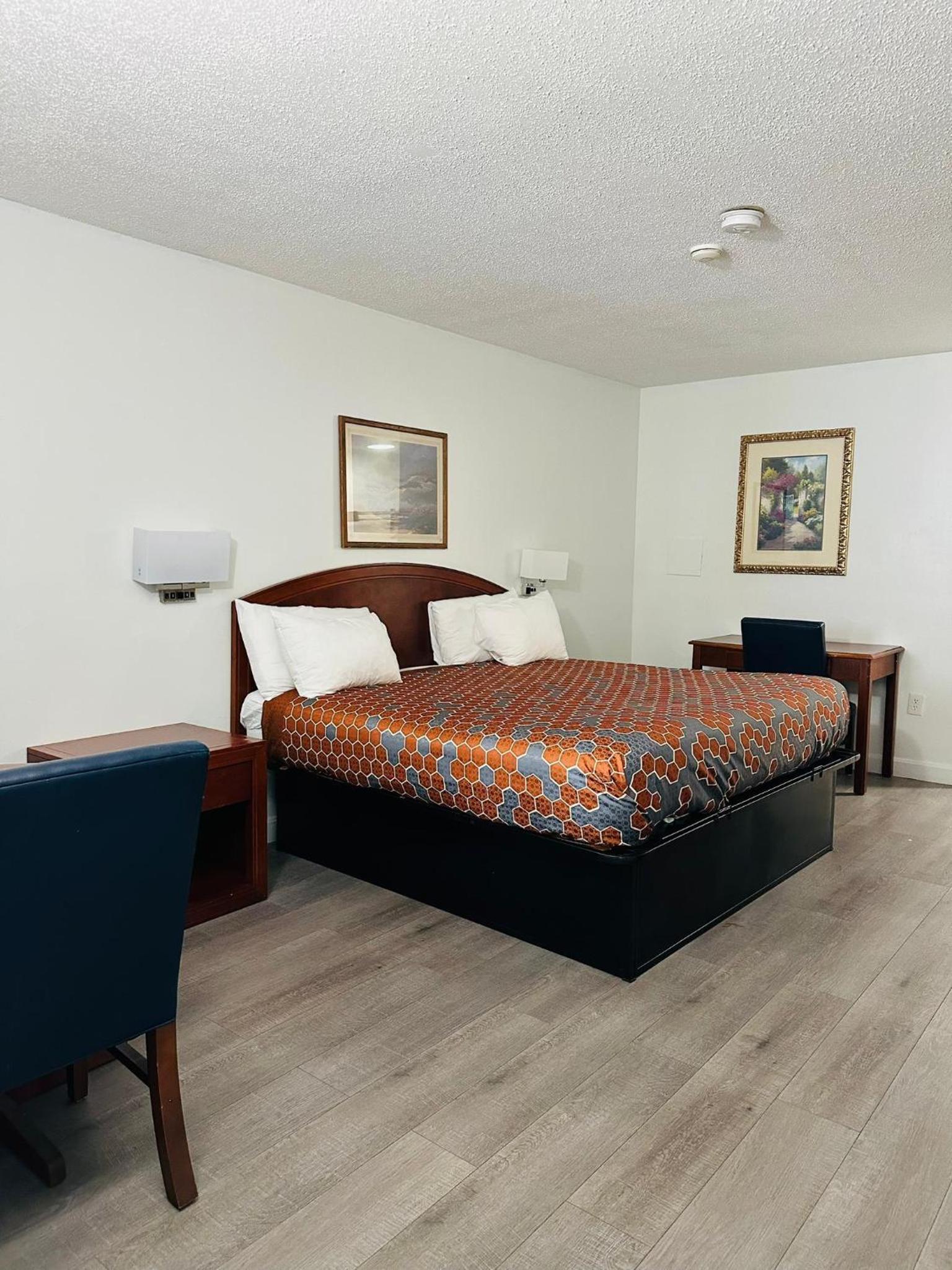 Hampton Motor Inn photo 19