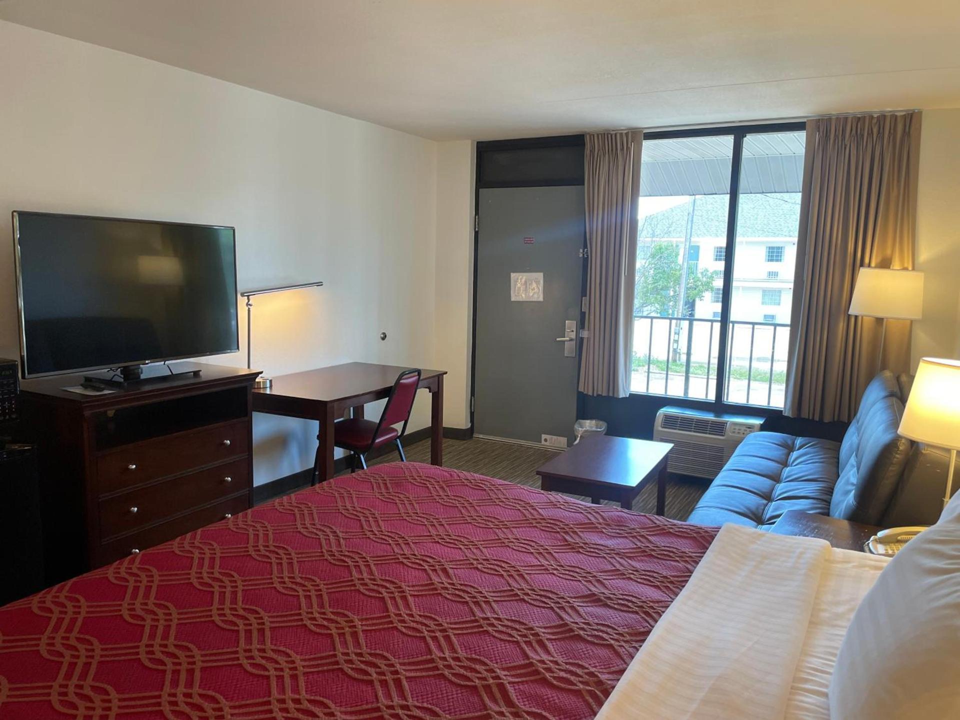 Ramada by Wyndham Branson Theatre District photo 32