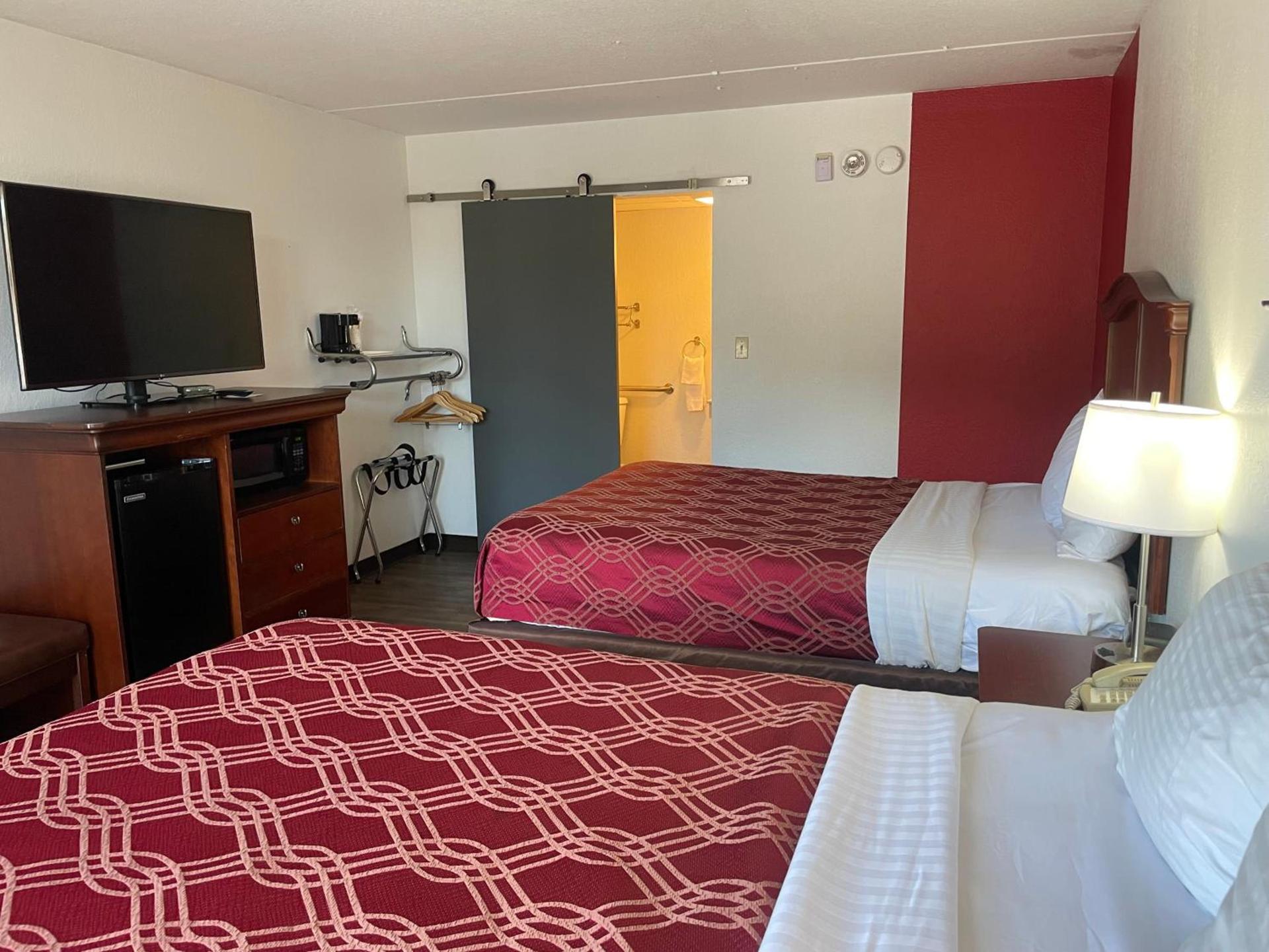 Ramada by Wyndham Branson Theatre District photo 34