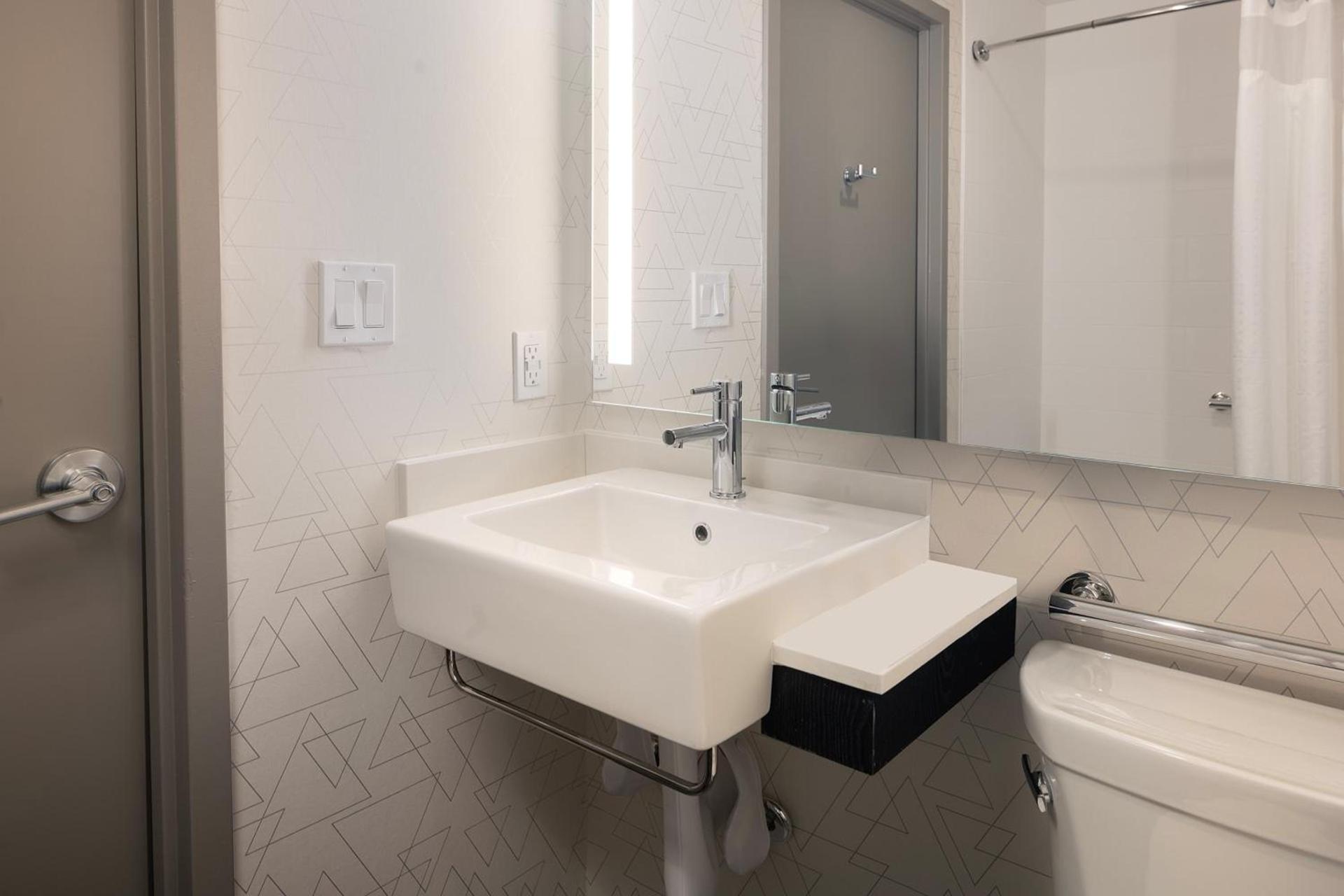Holiday Inn Express NYC Chelsea - NoMad Area by IHG photo 27