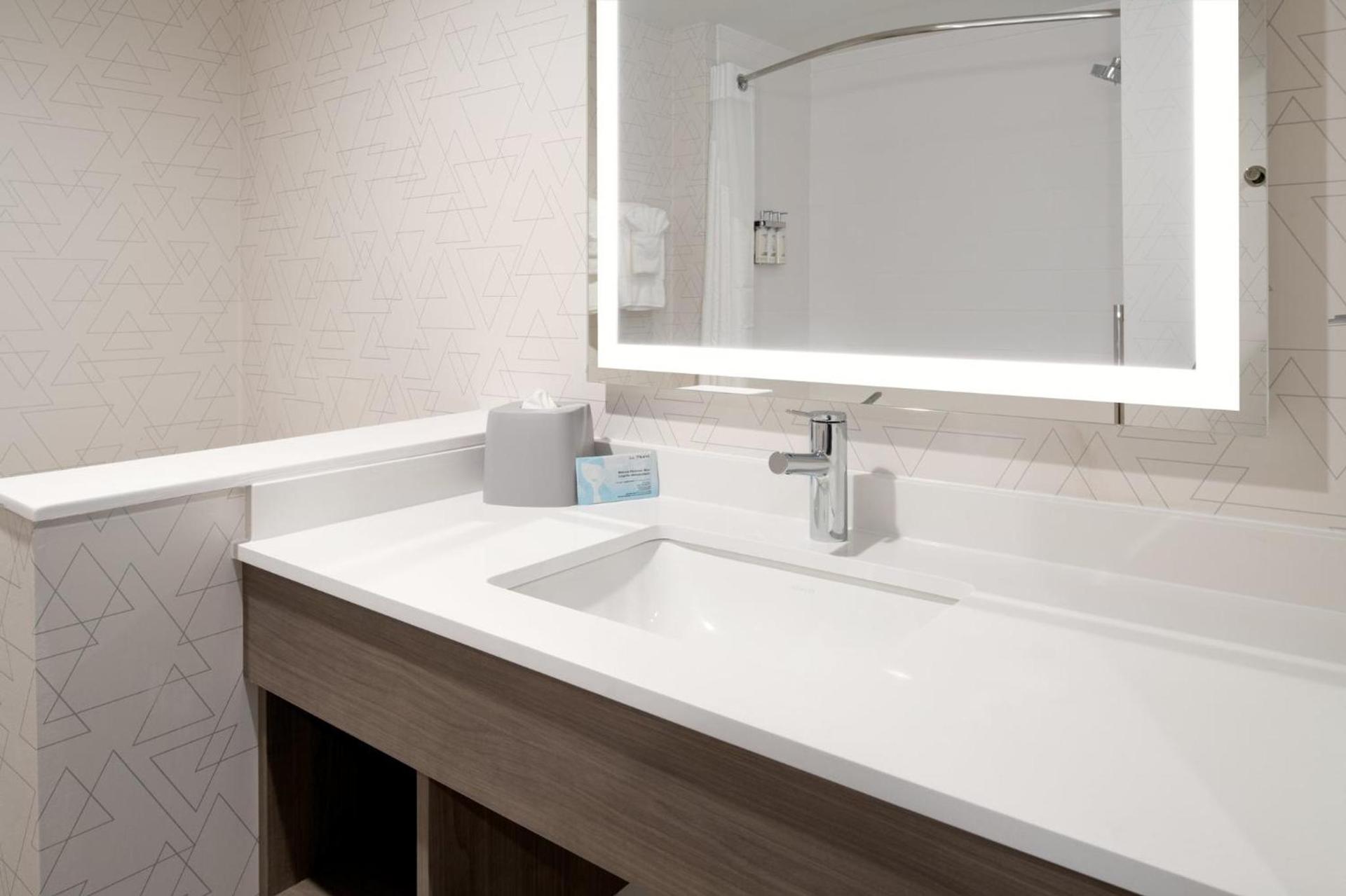 Holiday Inn Express & Suites Lathrop by IHG photo 37