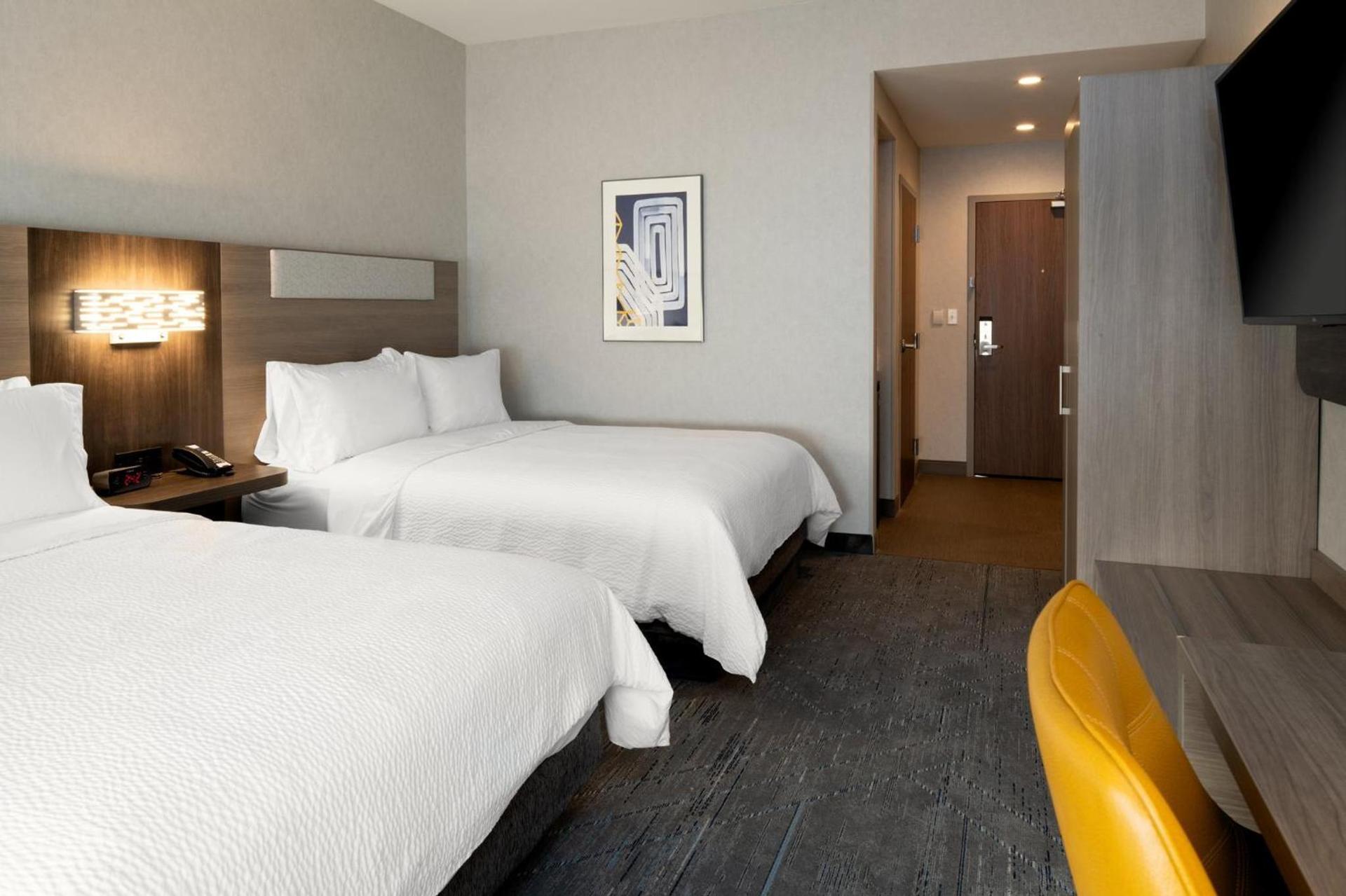 Holiday Inn Express & Suites Lathrop by IHG photo 19