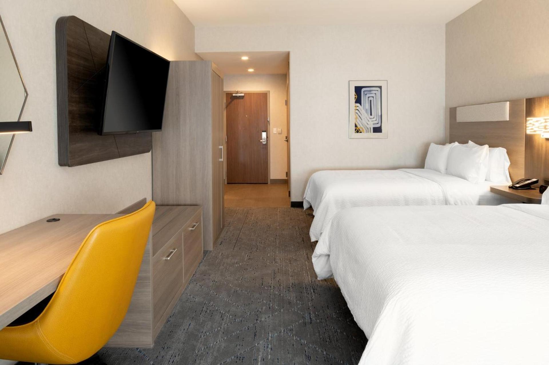 Holiday Inn Express & Suites Lathrop by IHG photo 20