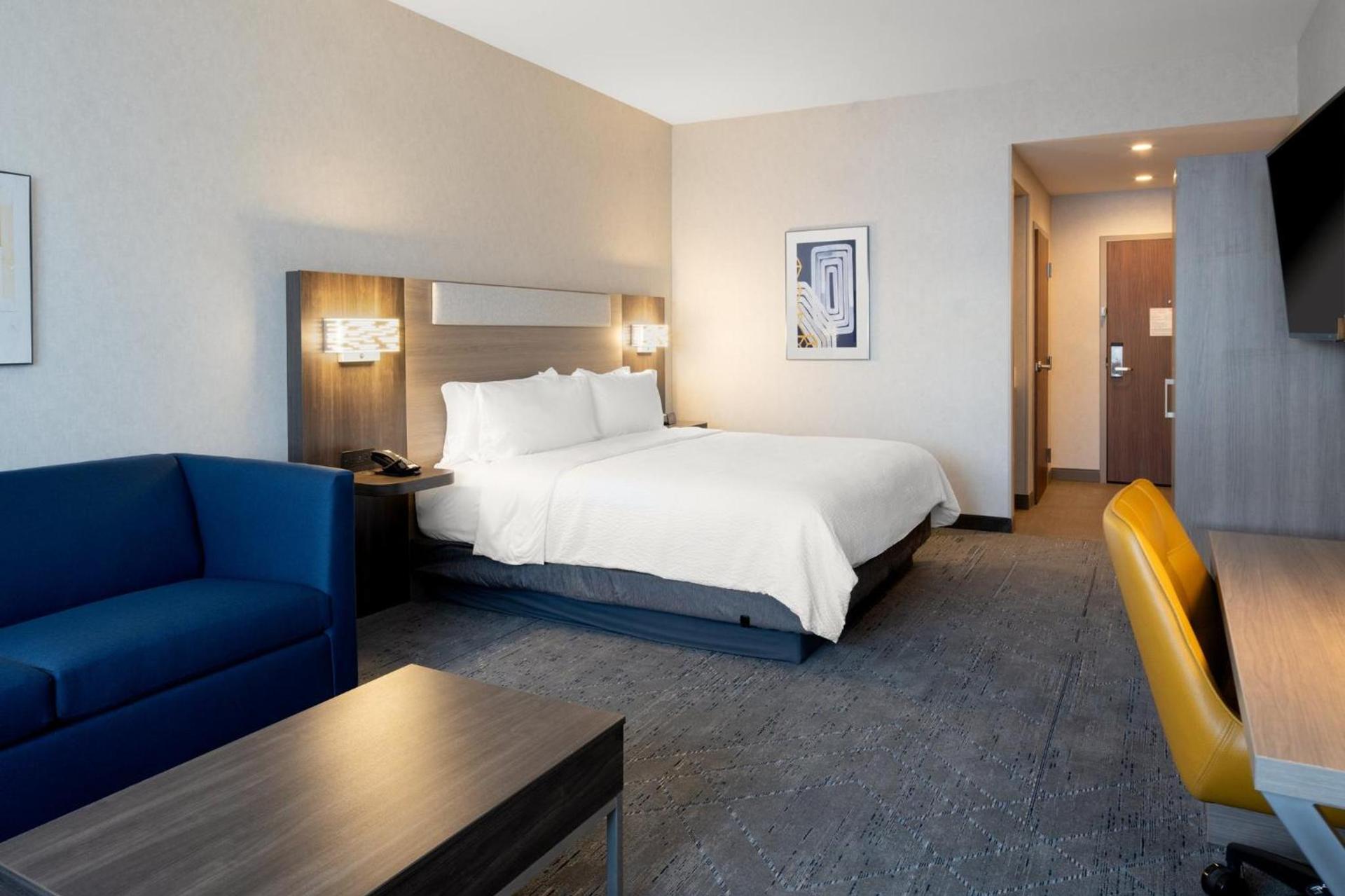 Holiday Inn Express & Suites Lathrop by IHG photo 16