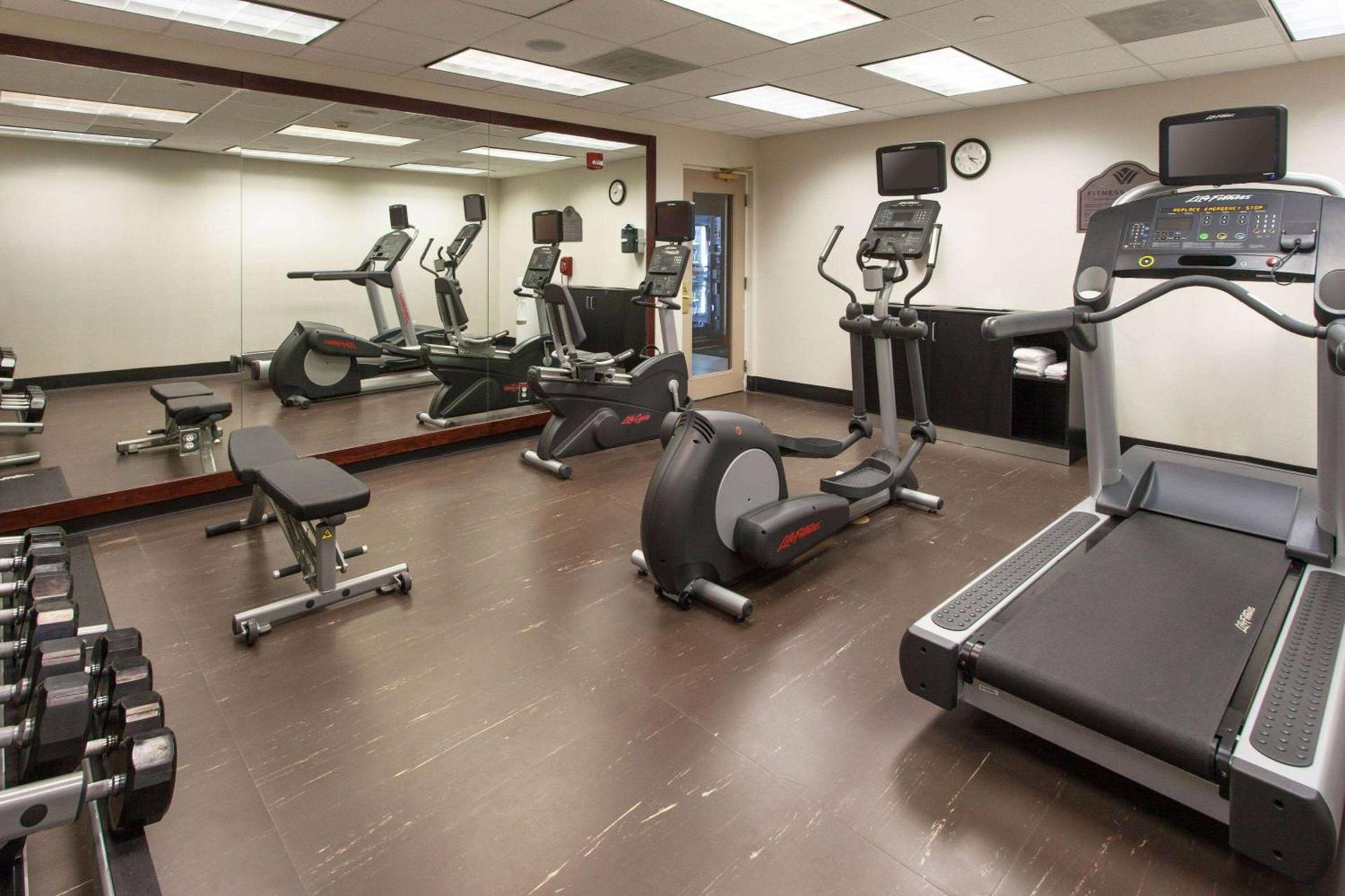 Wingate by Wyndham - Dulles International photo 5