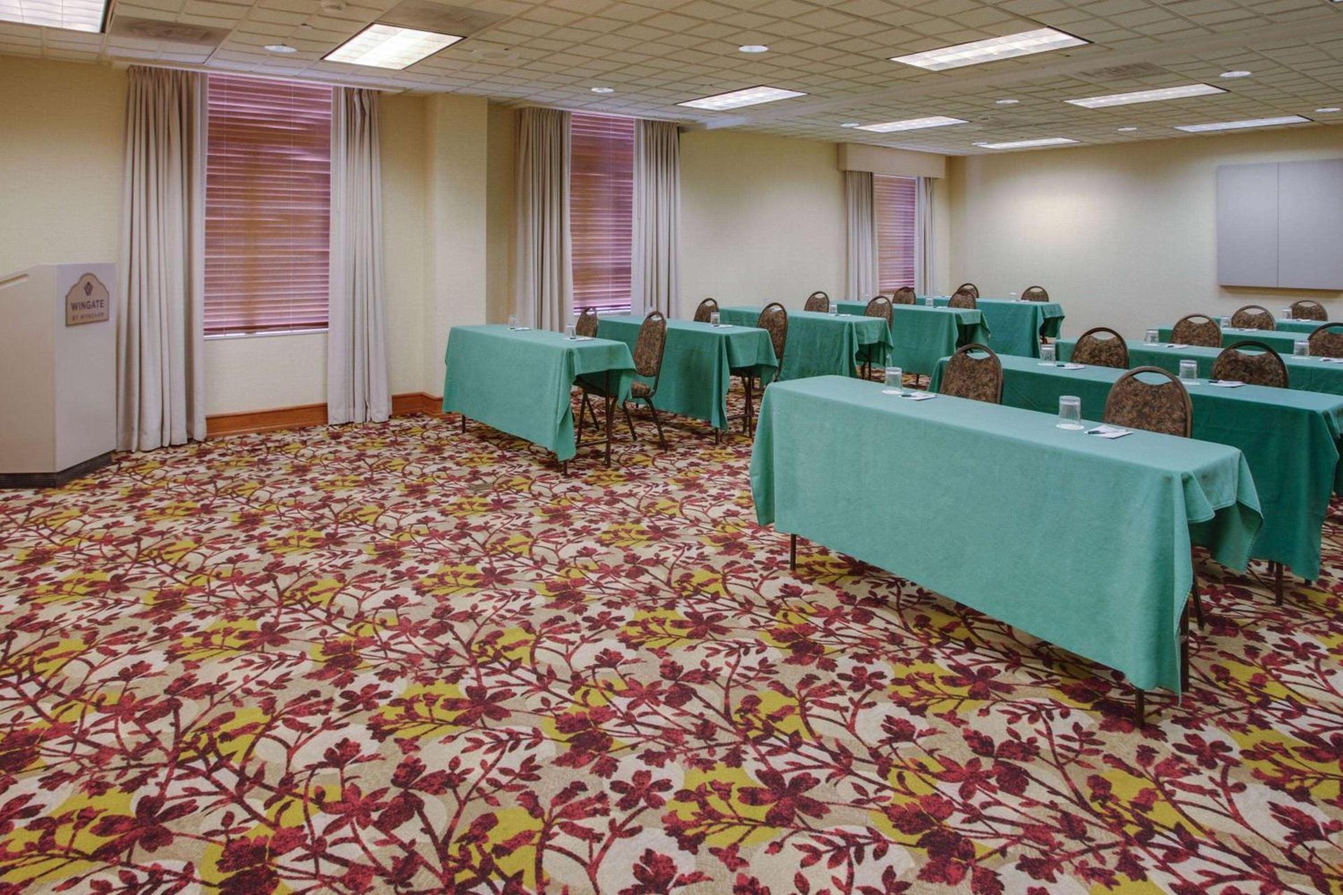 Wingate by Wyndham - Dulles International photo 9