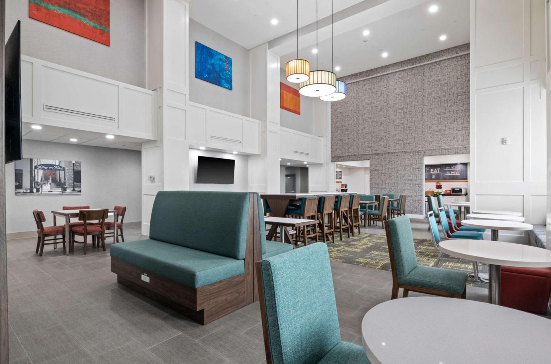 Hampton Inn & Suites Mount Pleasant photo 4