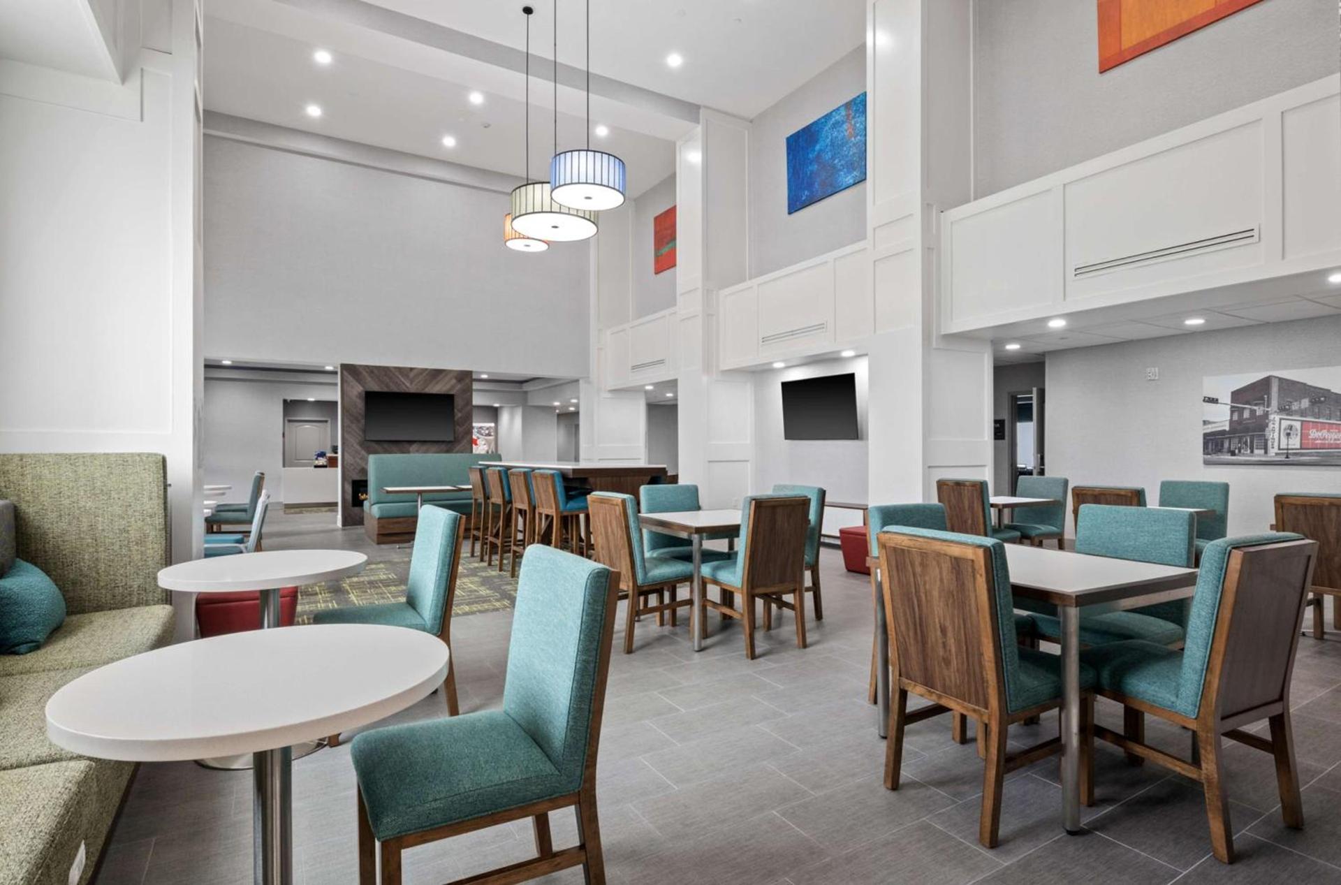 Hampton Inn & Suites Mount Pleasant photo 5
