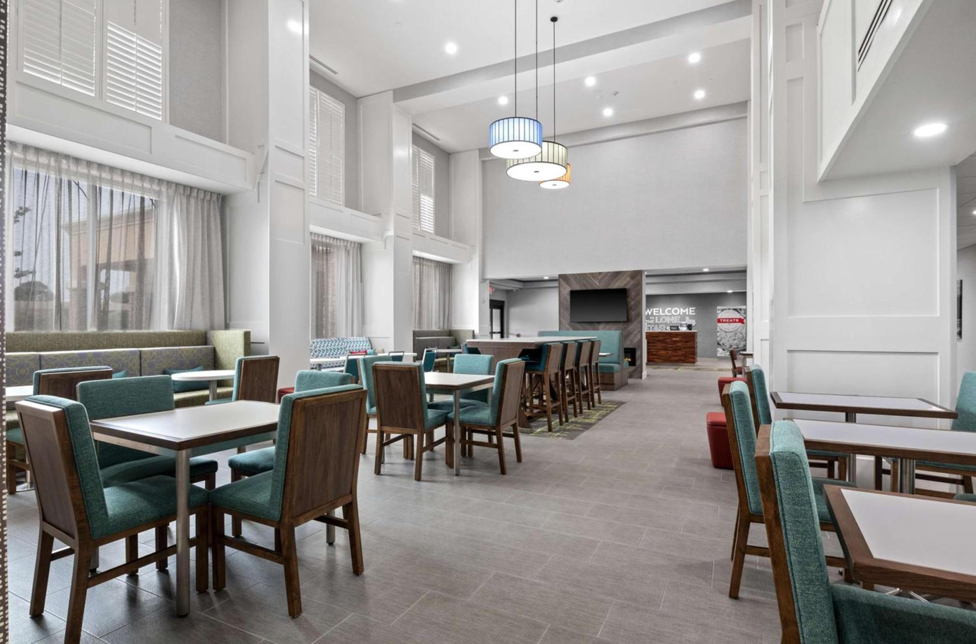 Hampton Inn & Suites Mount Pleasant photo 8