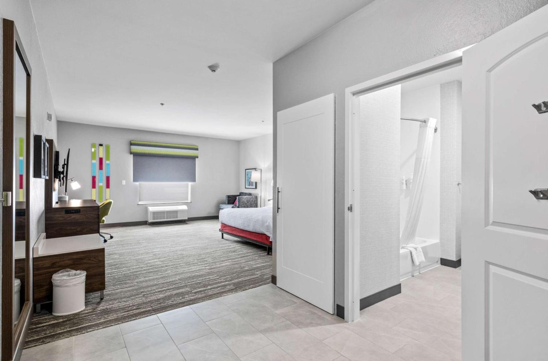 Hampton Inn & Suites Mount Pleasant photo 14