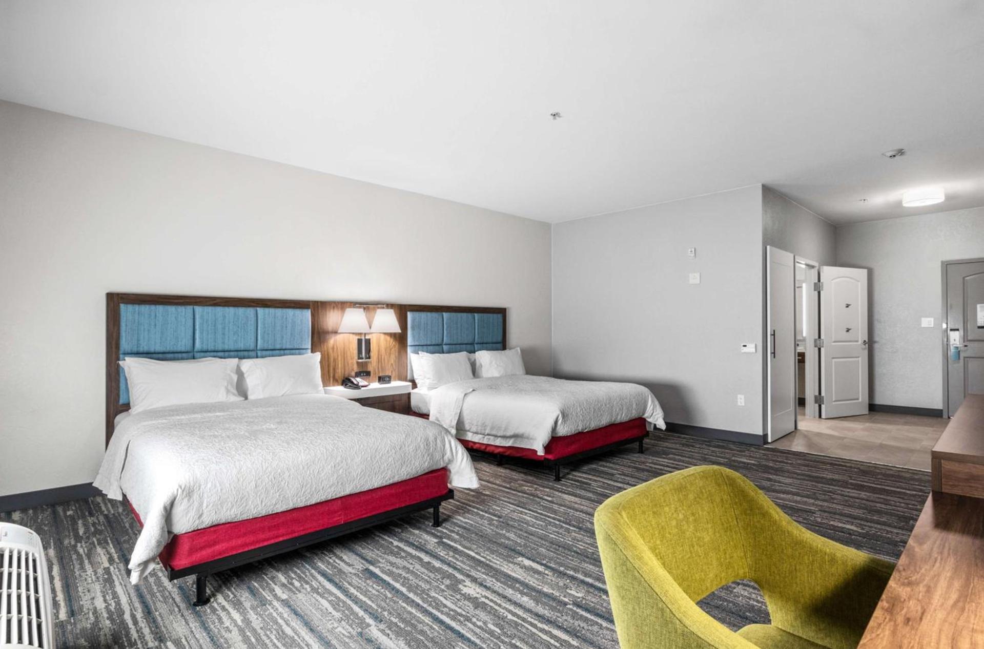 Hampton Inn & Suites Mount Pleasant photo 18