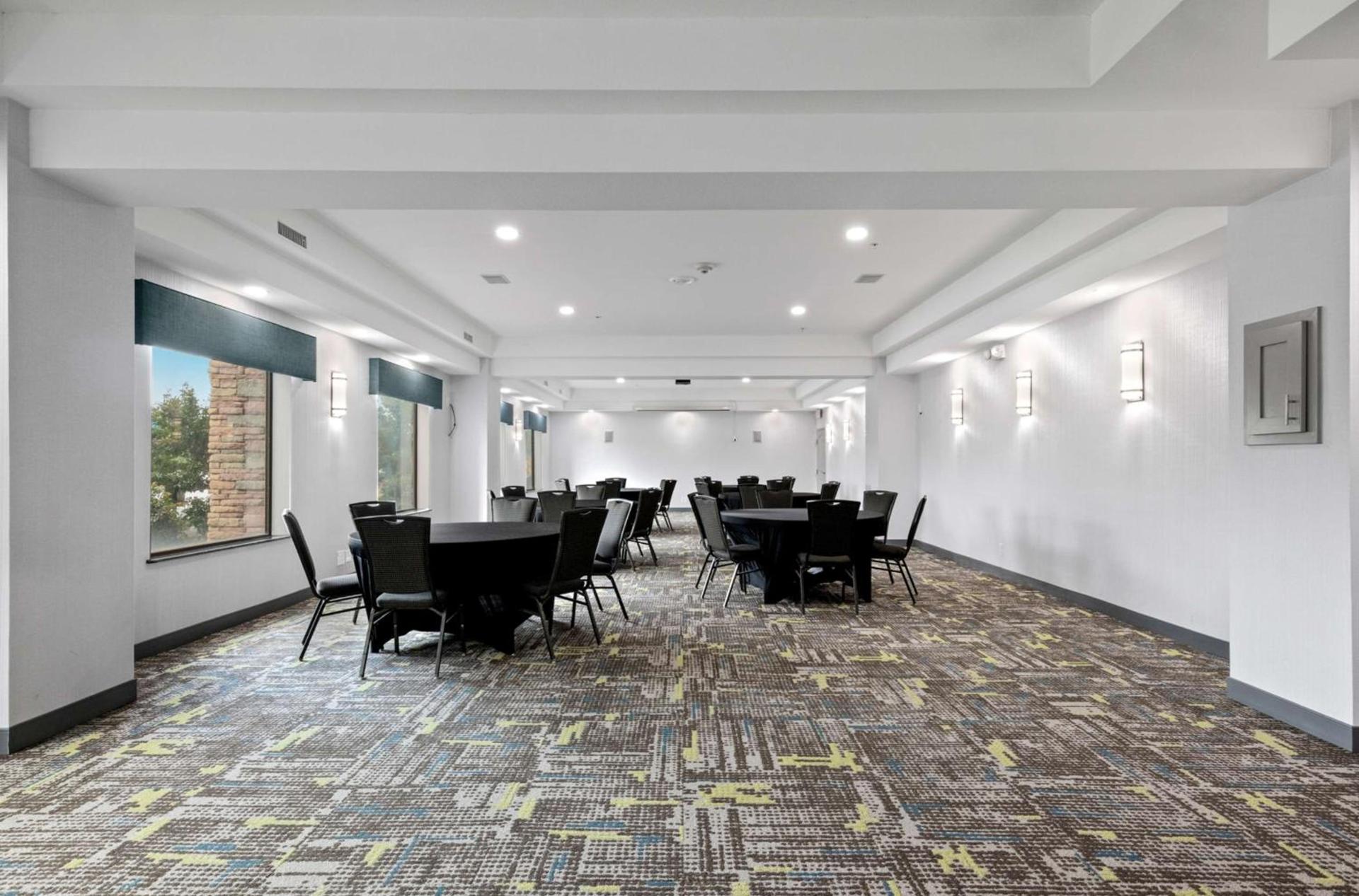 Hampton Inn & Suites Mount Pleasant photo 31