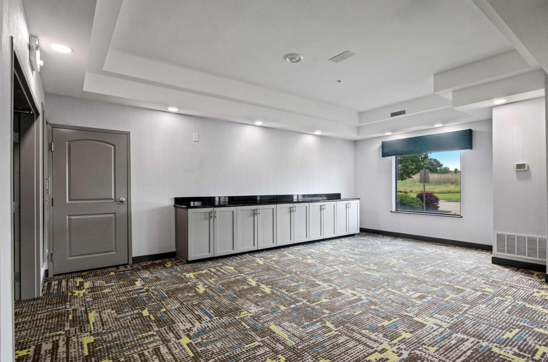 Hampton Inn & Suites Mount Pleasant photo 34