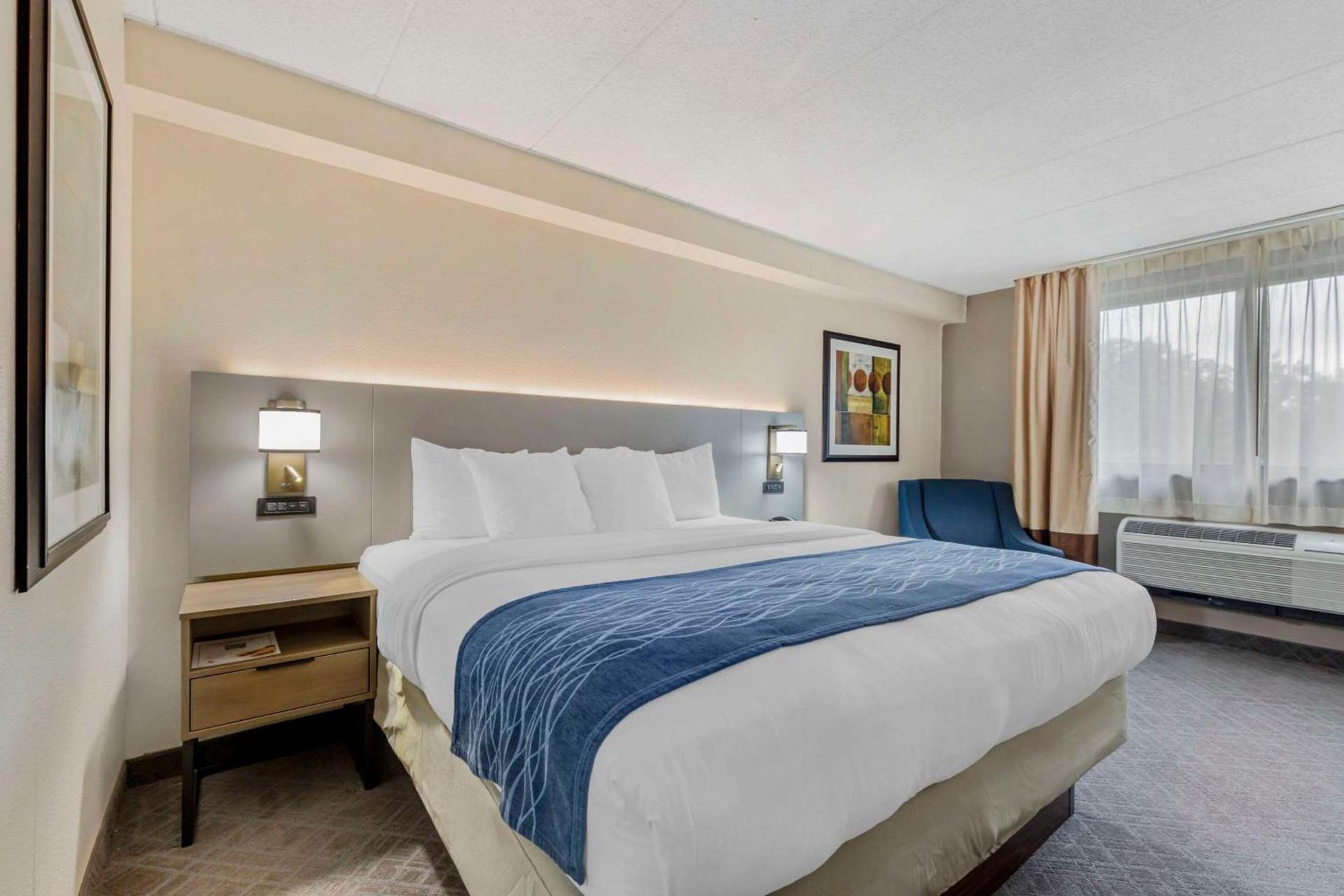 Comfort Inn Herndon-Reston photo 11