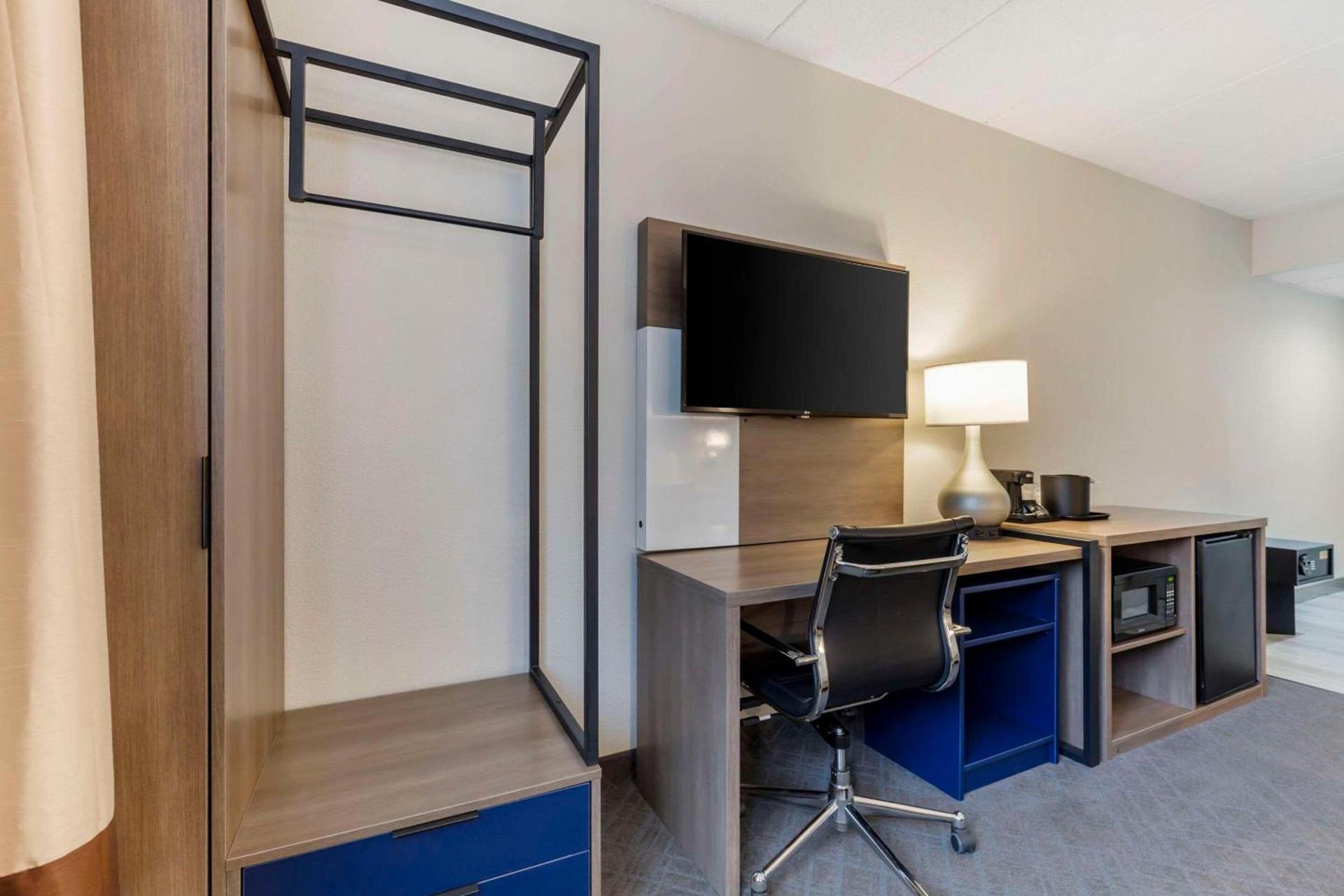 Comfort Inn Herndon-Reston photo 15