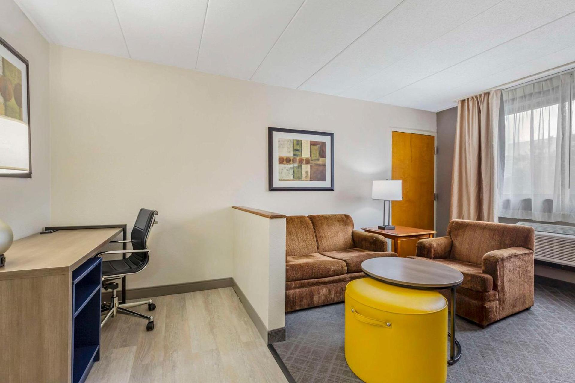 Comfort Inn Herndon-Reston photo 17