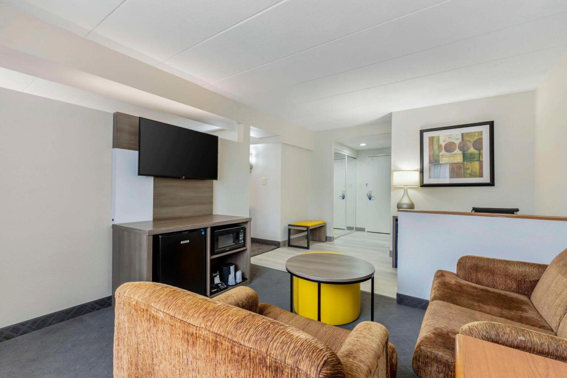 Comfort Inn Herndon-Reston photo 18