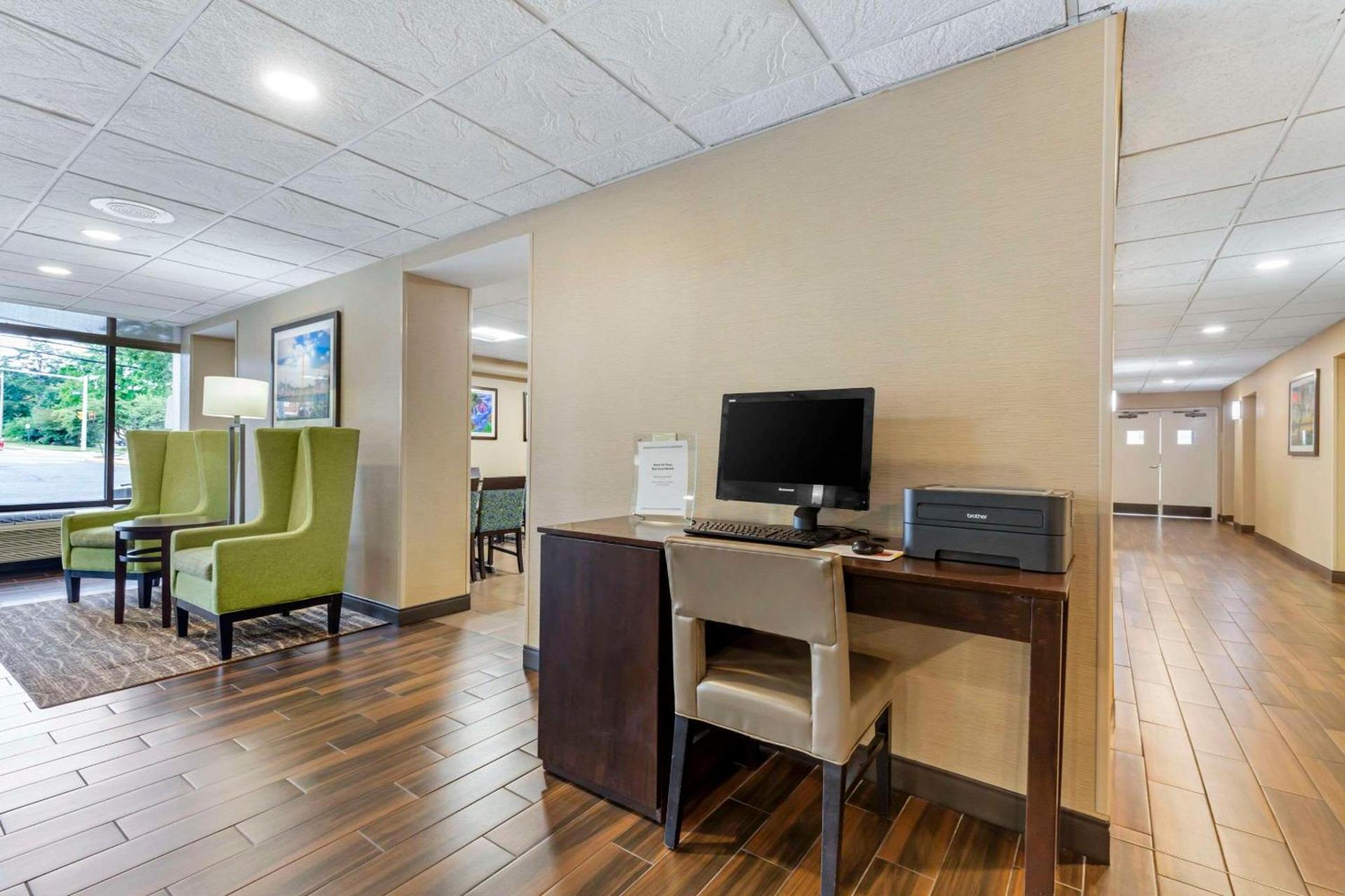 Comfort Inn Herndon-Reston photo 29