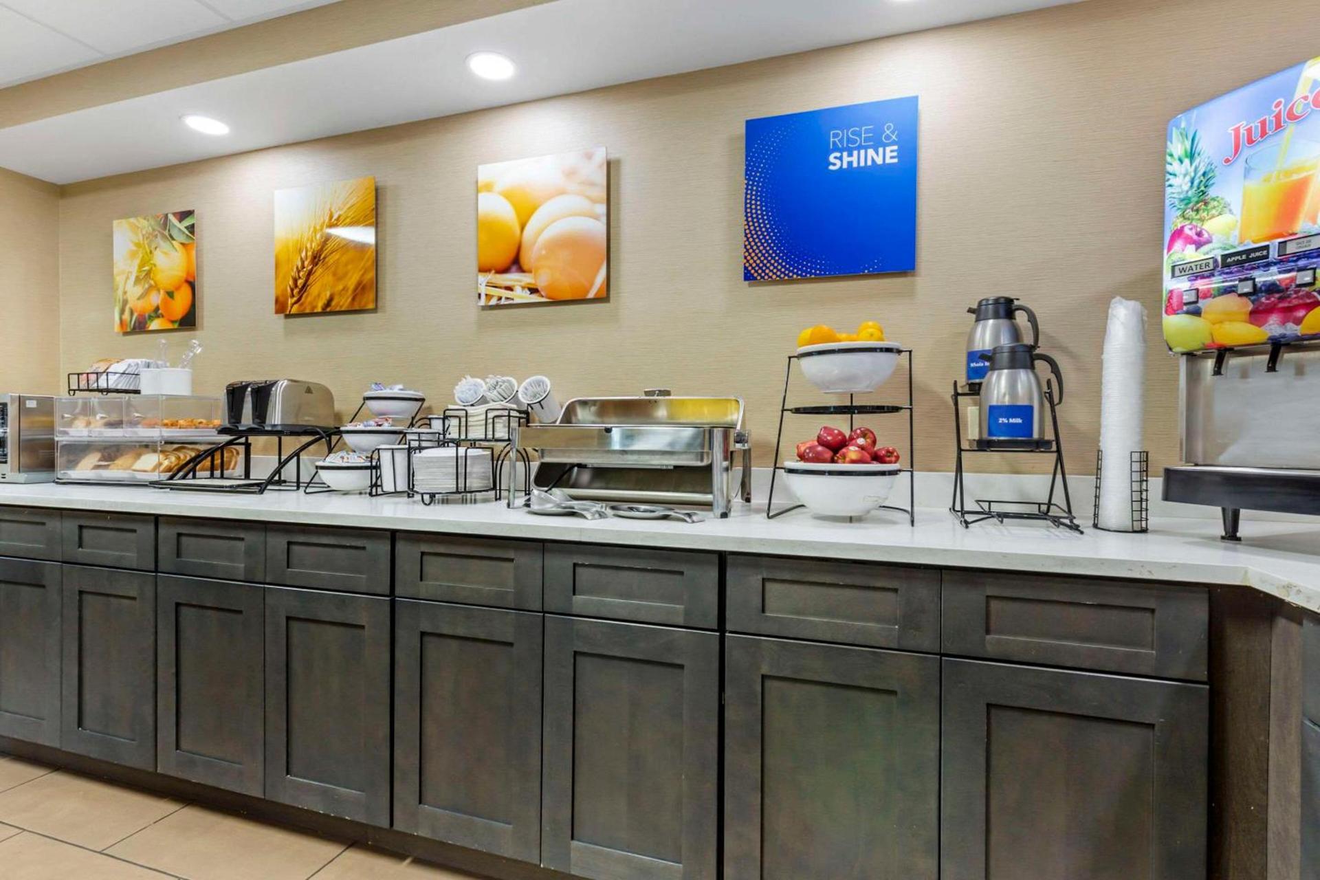 Comfort Inn Herndon-Reston photo 30