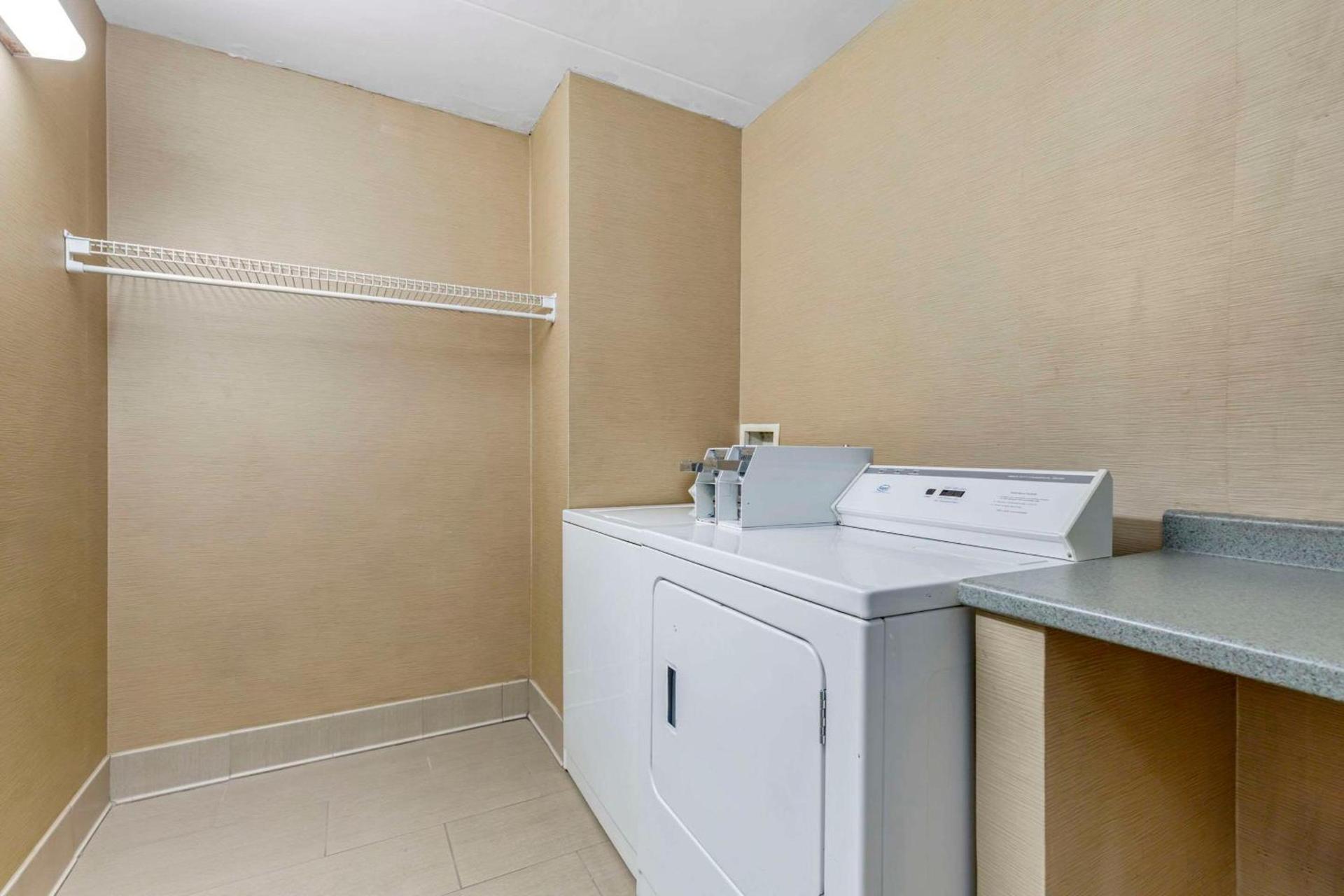 Comfort Inn Herndon-Reston photo 33