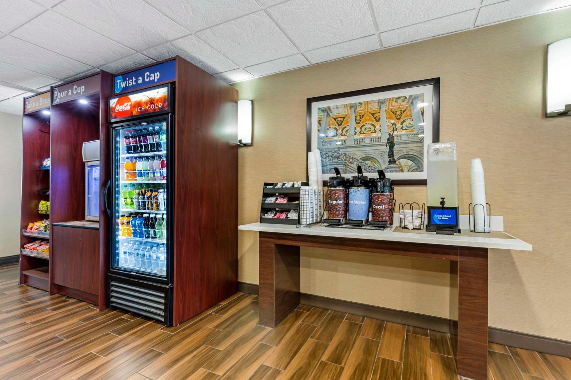 Comfort Inn Herndon-Reston photo 34